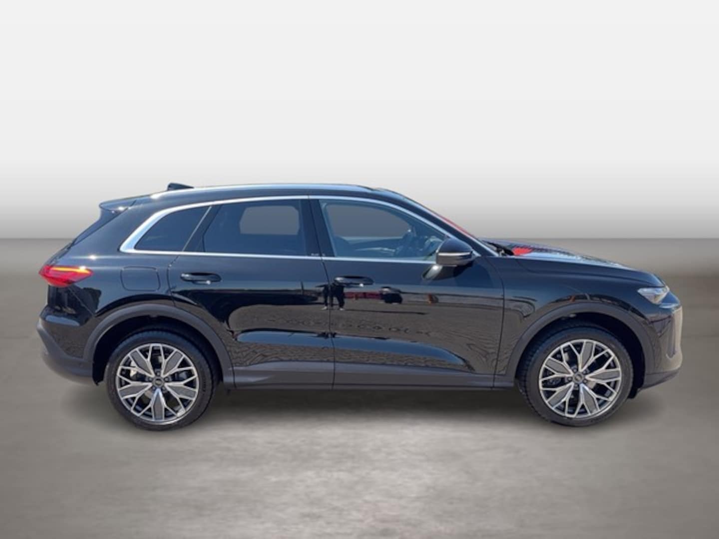 Bild über Audi Q5 SUV TFSI 150 kW S tronic - für weitere Informationen kontaktieren Sie den Audi Partner