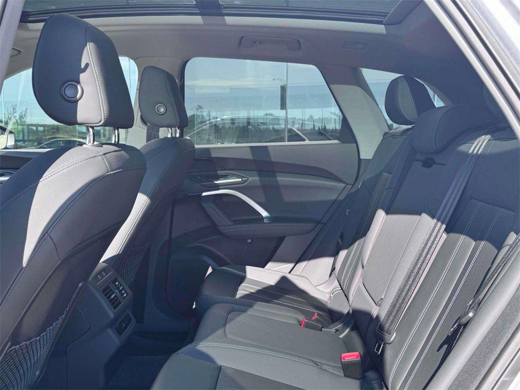 2025 Audi Q5 Premium - Photo 18