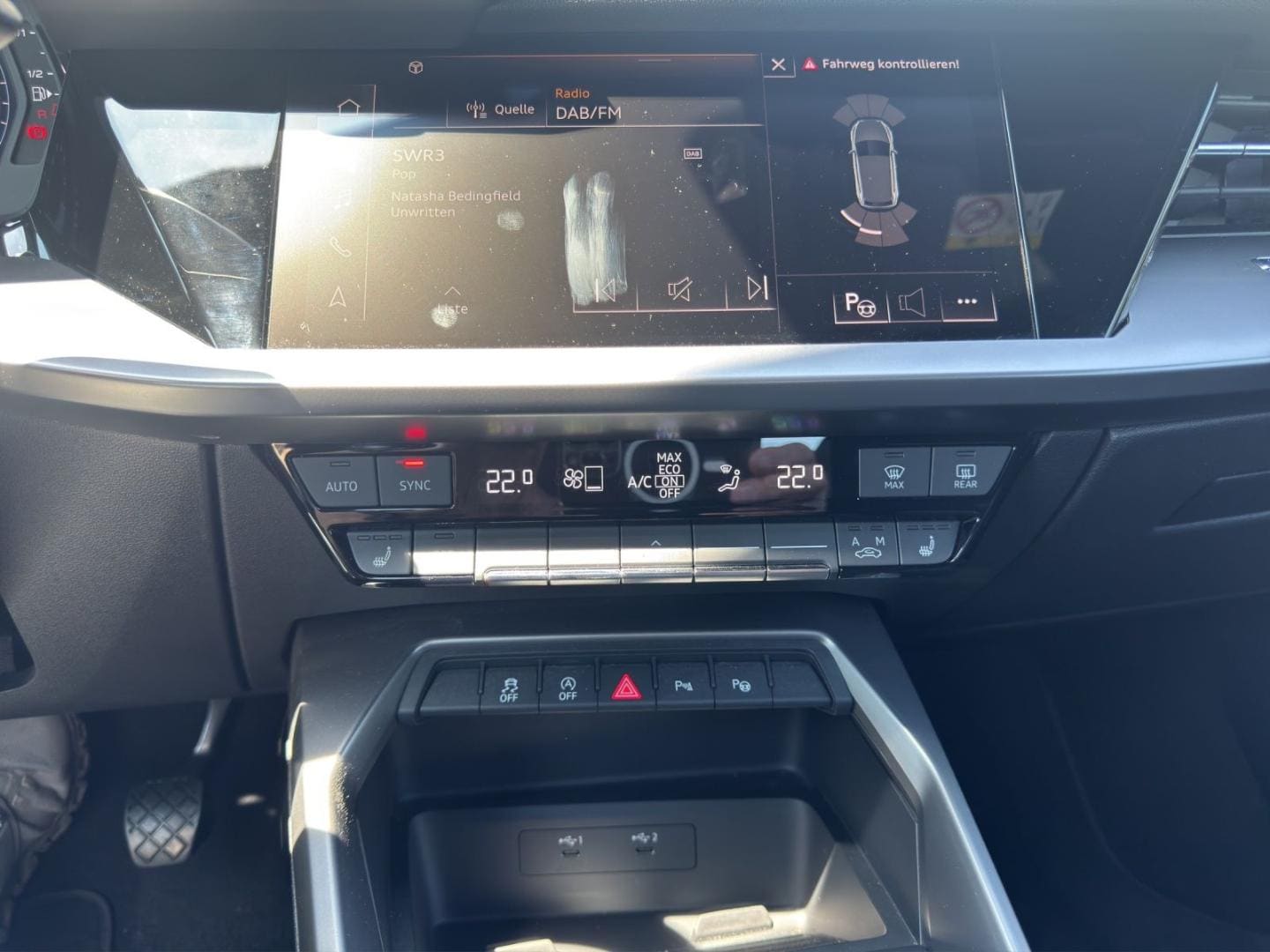 Bild über Audi A3 Sportback advanced 30 TFSI Schaltgetriebe - für weitere Informationen kontaktieren Sie den Audi Partner