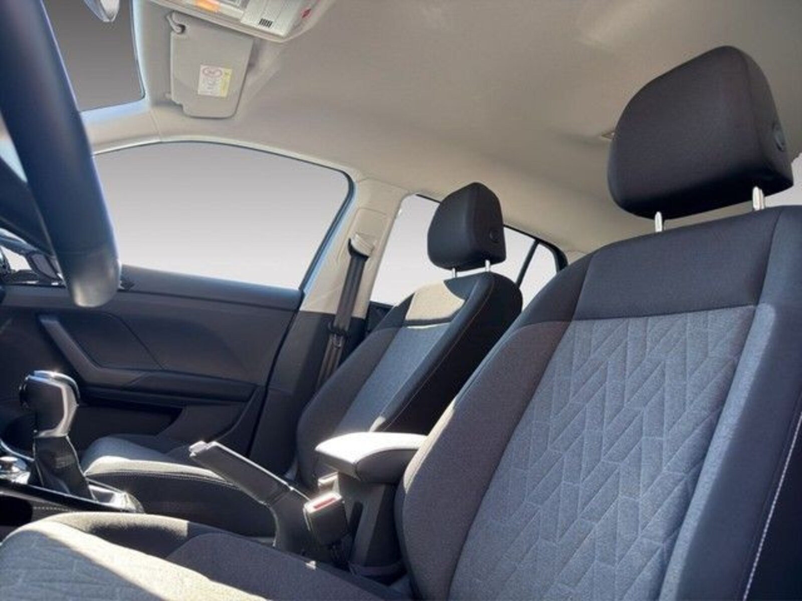 Volkswagen T-Cross – Bild 10