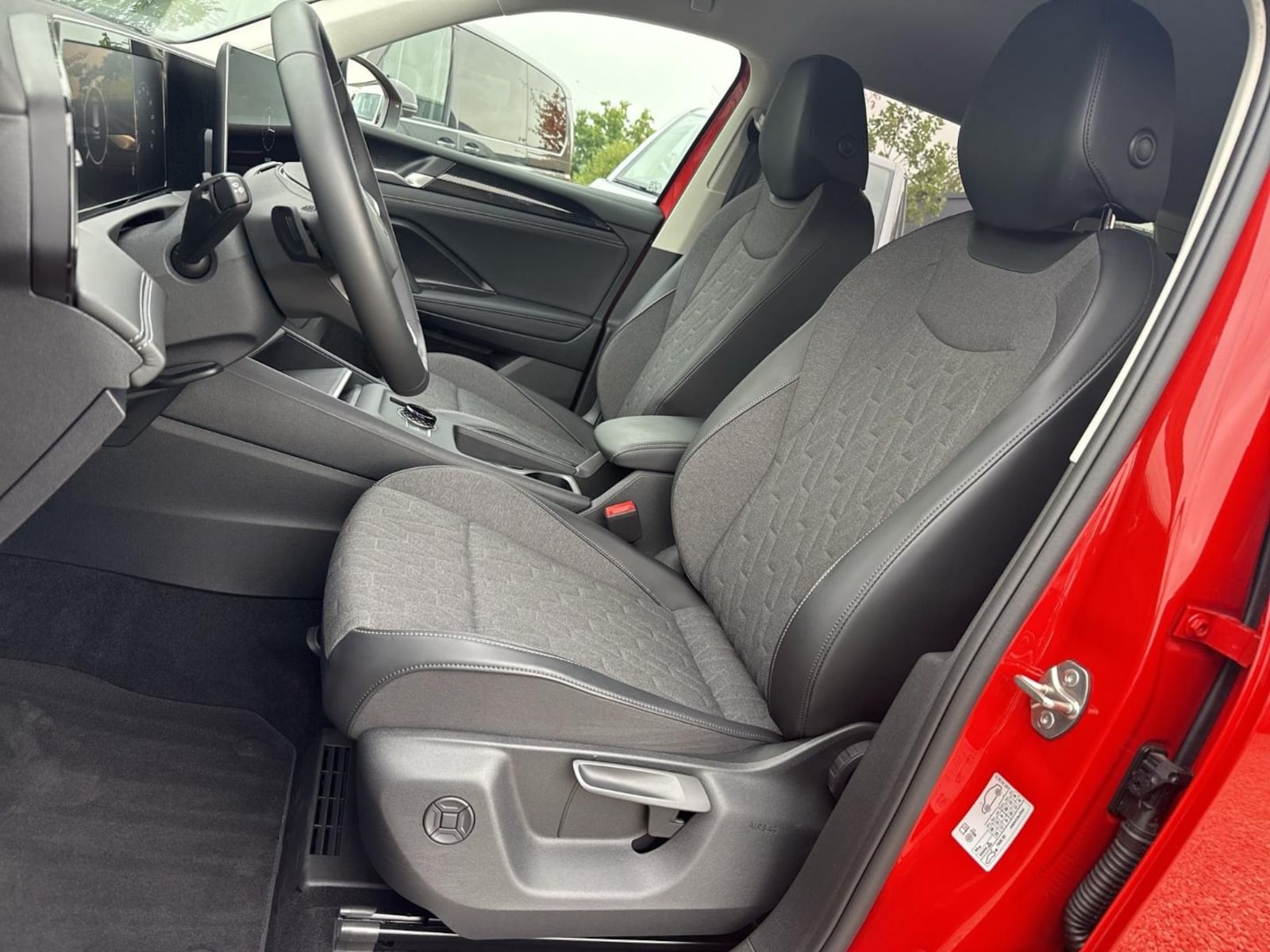 Volkswagen Tiguan – Bild 12