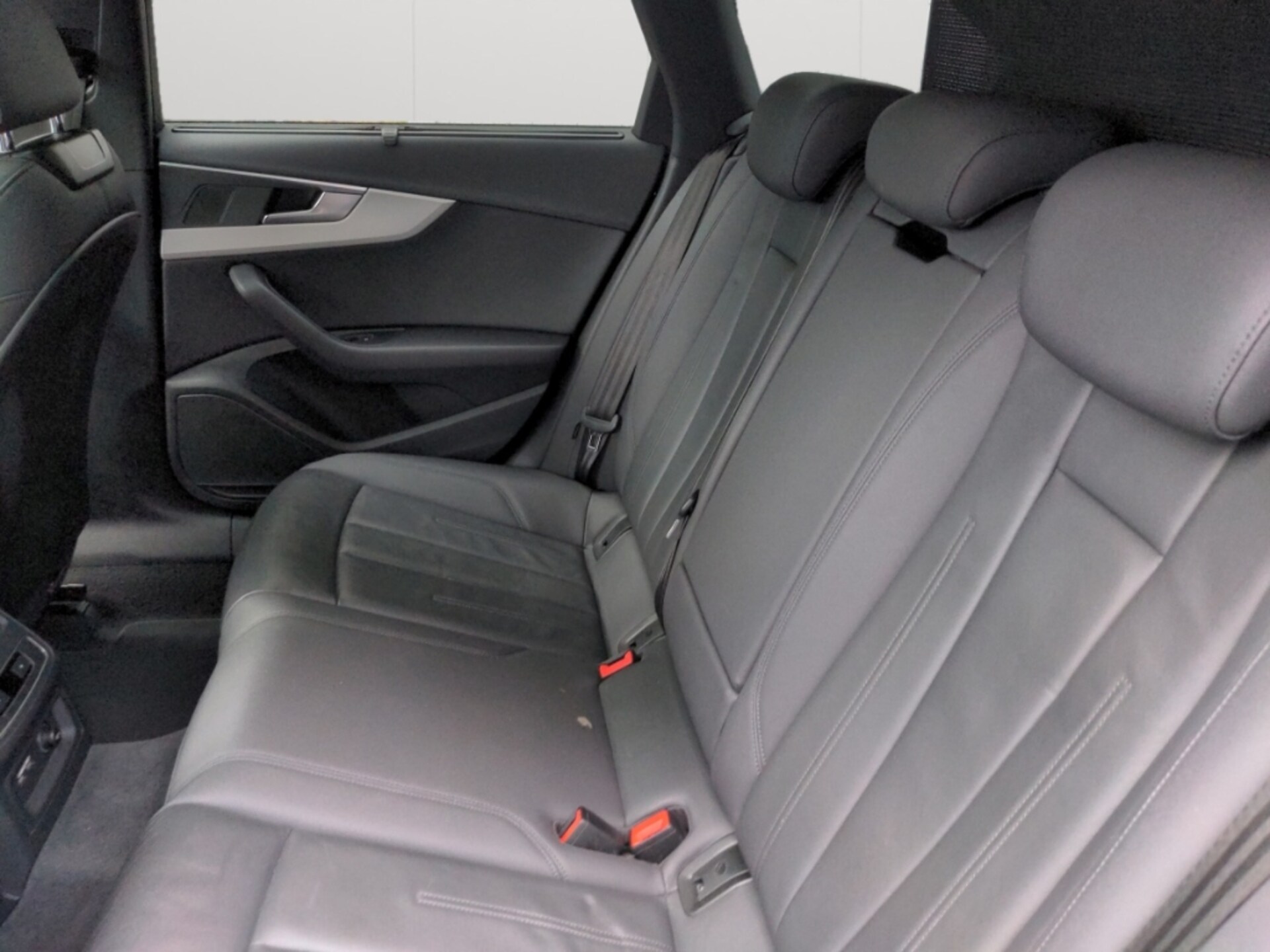 Audi A4 Avant S line