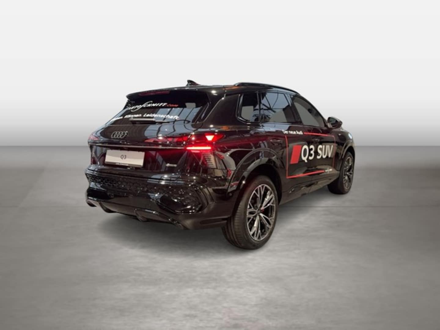 Bild über Audi Q3 SUV TFSI quattro 195 kW S tronic - für weitere Informationen kontaktieren Sie den Audi Partner