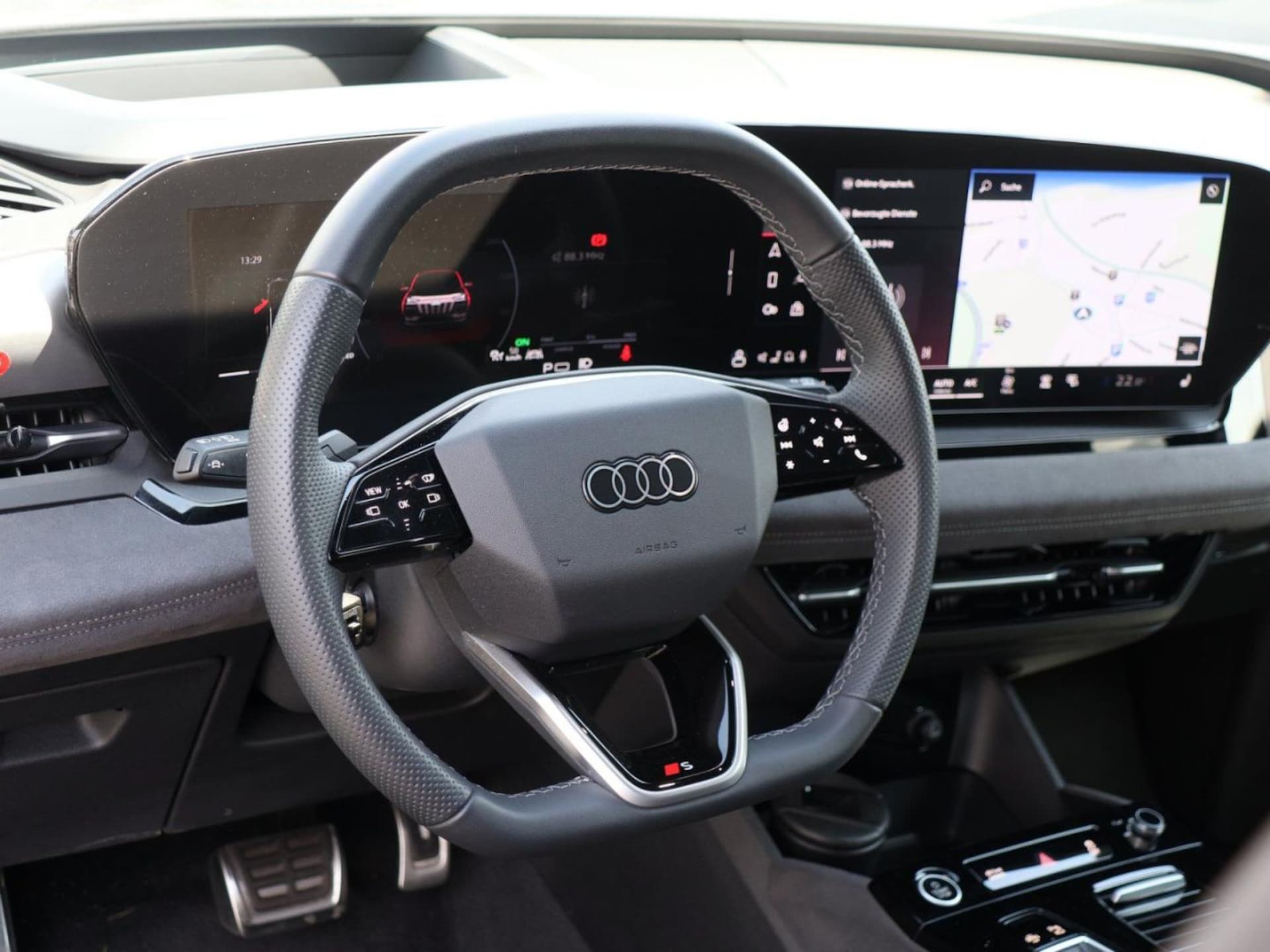 Audi Q6 SUV e-tron