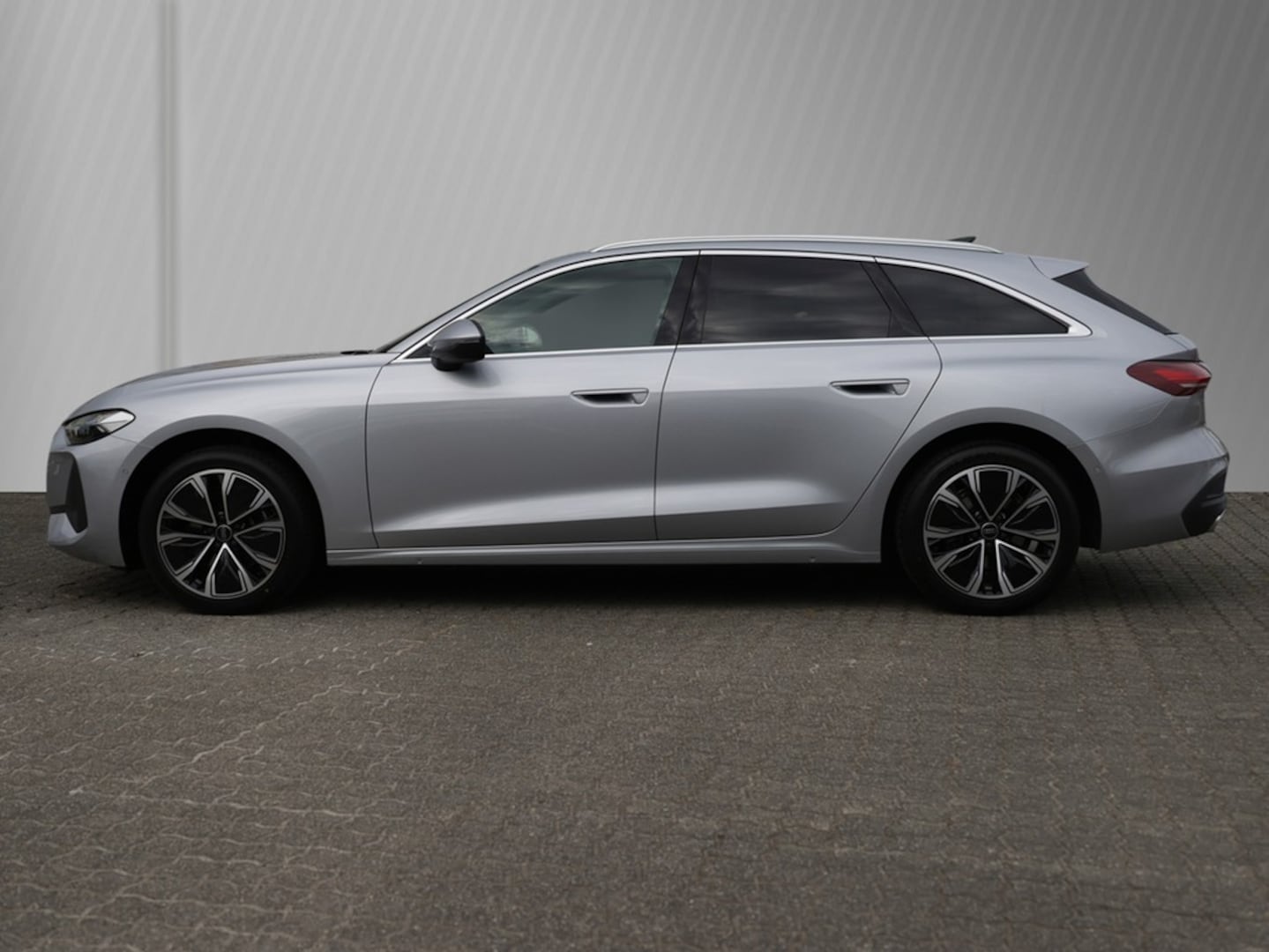 Bild über Audi A5 Avant TFSI 110 kW S tronic - für weitere Informationen kontaktieren Sie den Audi Partner