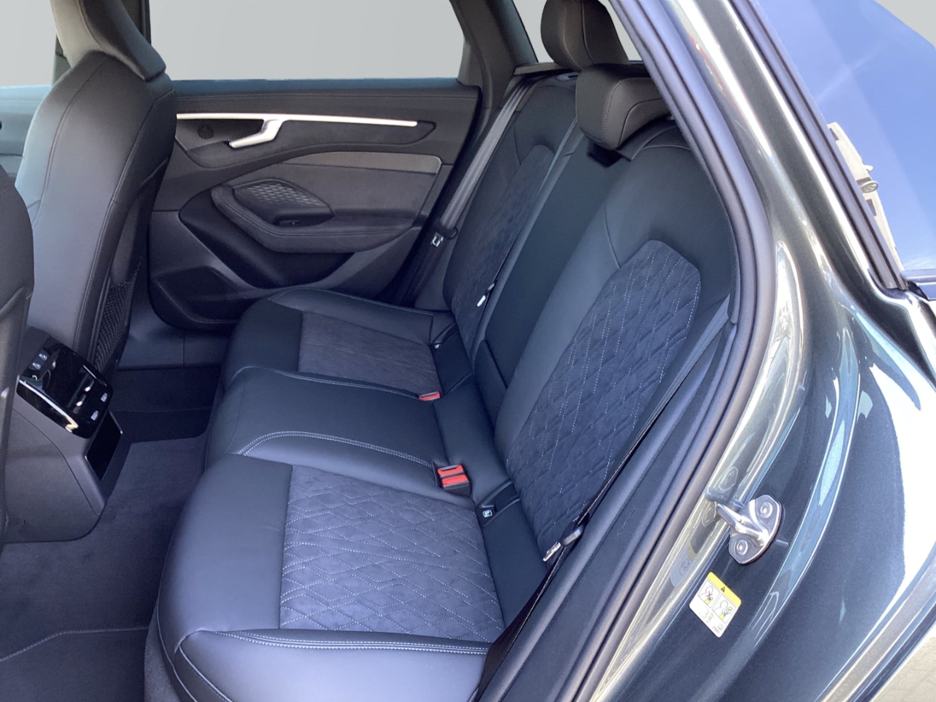 Audi A6 Avant edition one
