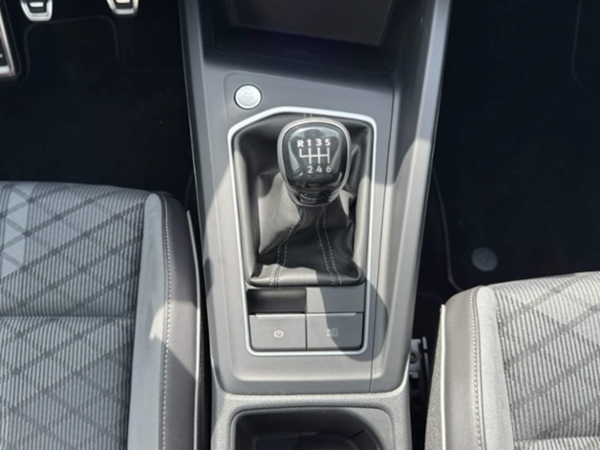 Volkswagen Golf Variant R-Line