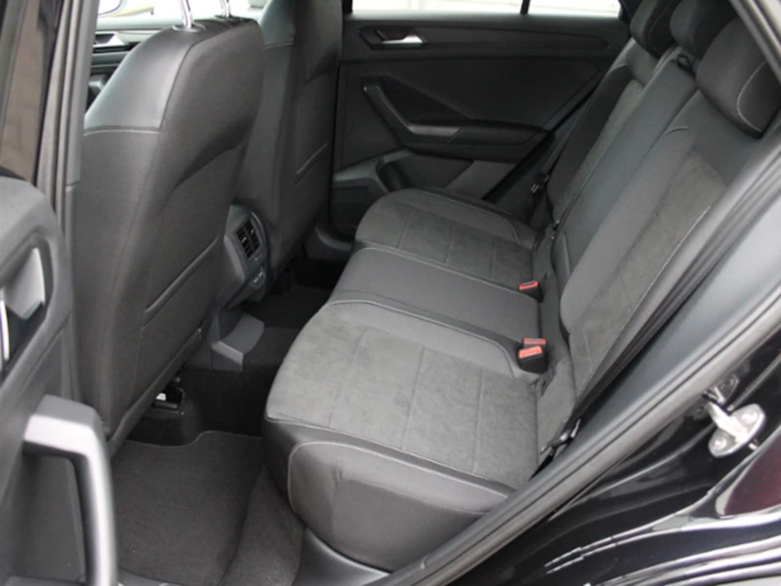 Volkswagen T-Roc – Bild 12