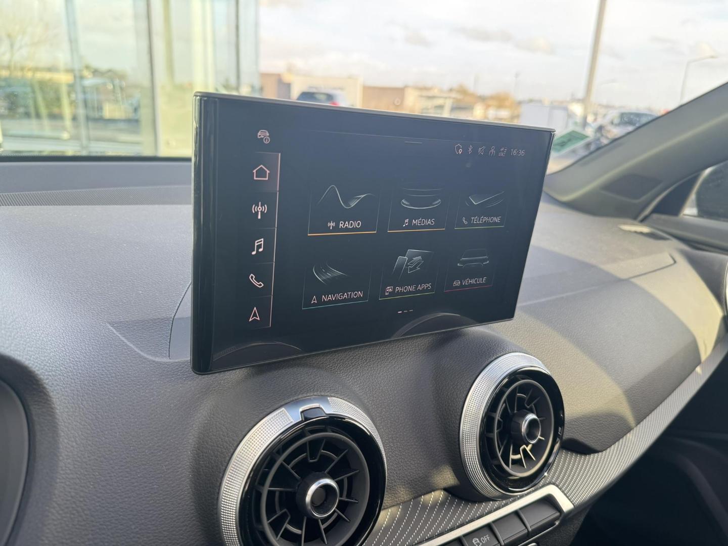 Image about Audi Q2 S line plus 35 TFSI 110 kW (150 ch) S tronic