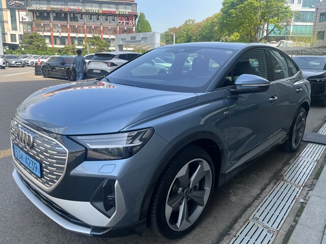 Audi e-tron 45 Premium 210, 00 kW