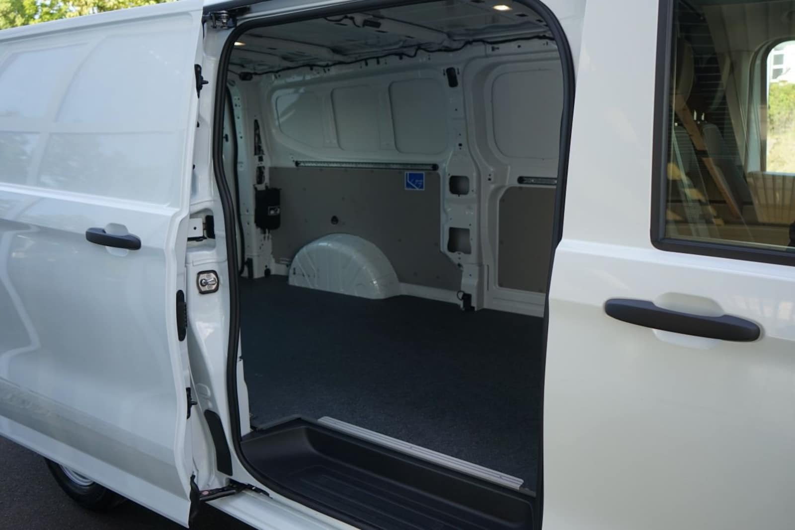 Volkswagen Transporter Kasten langer Radstand – Bild 9