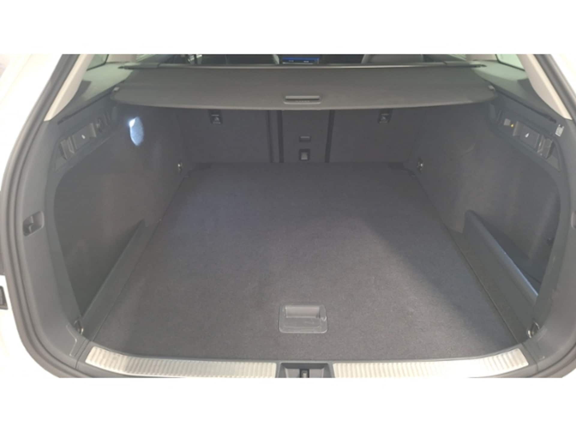 Volkswagen Passat Elegance