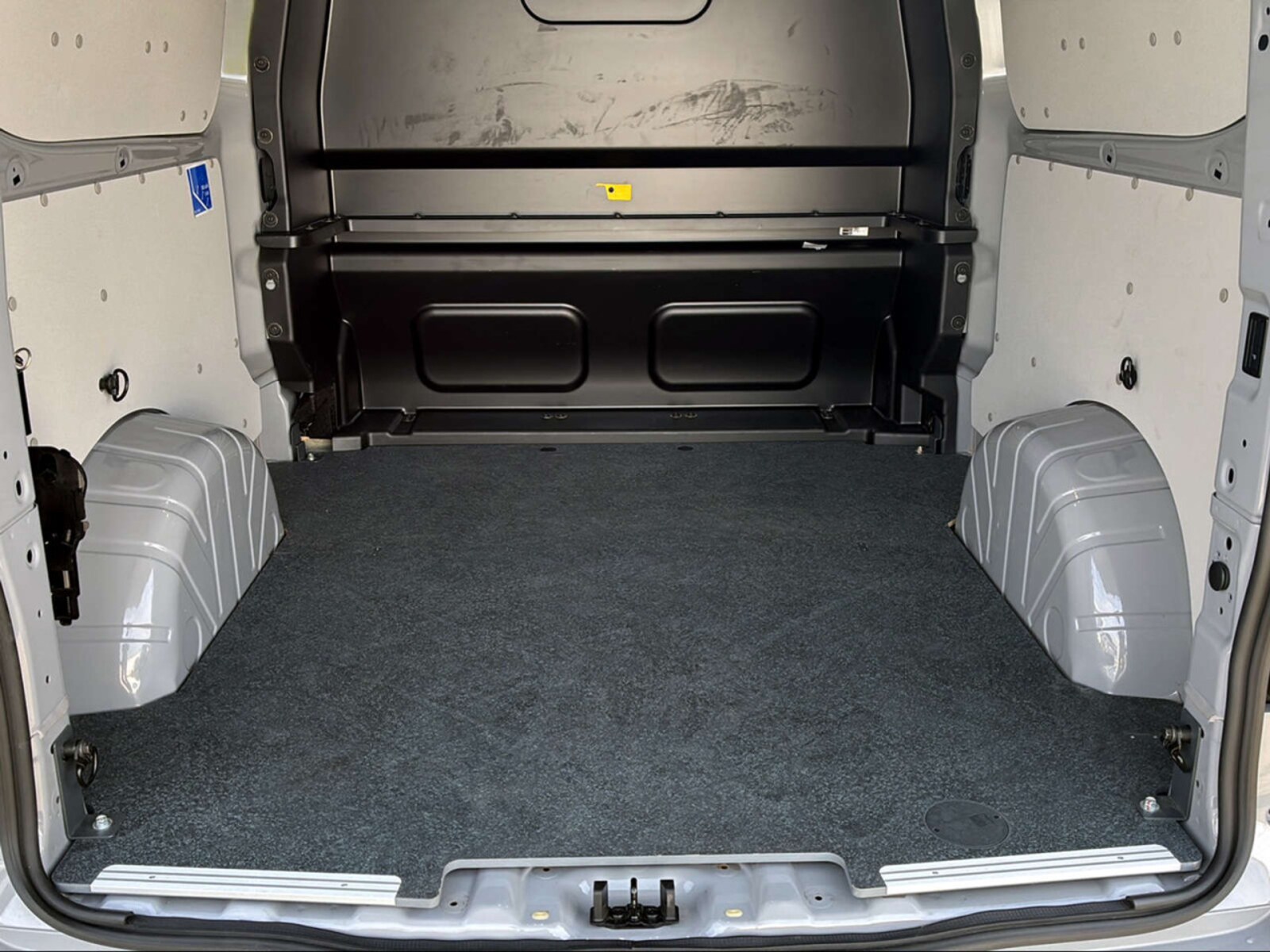 Volkswagen Transporter Kasten langer Radstand – Bild 14
