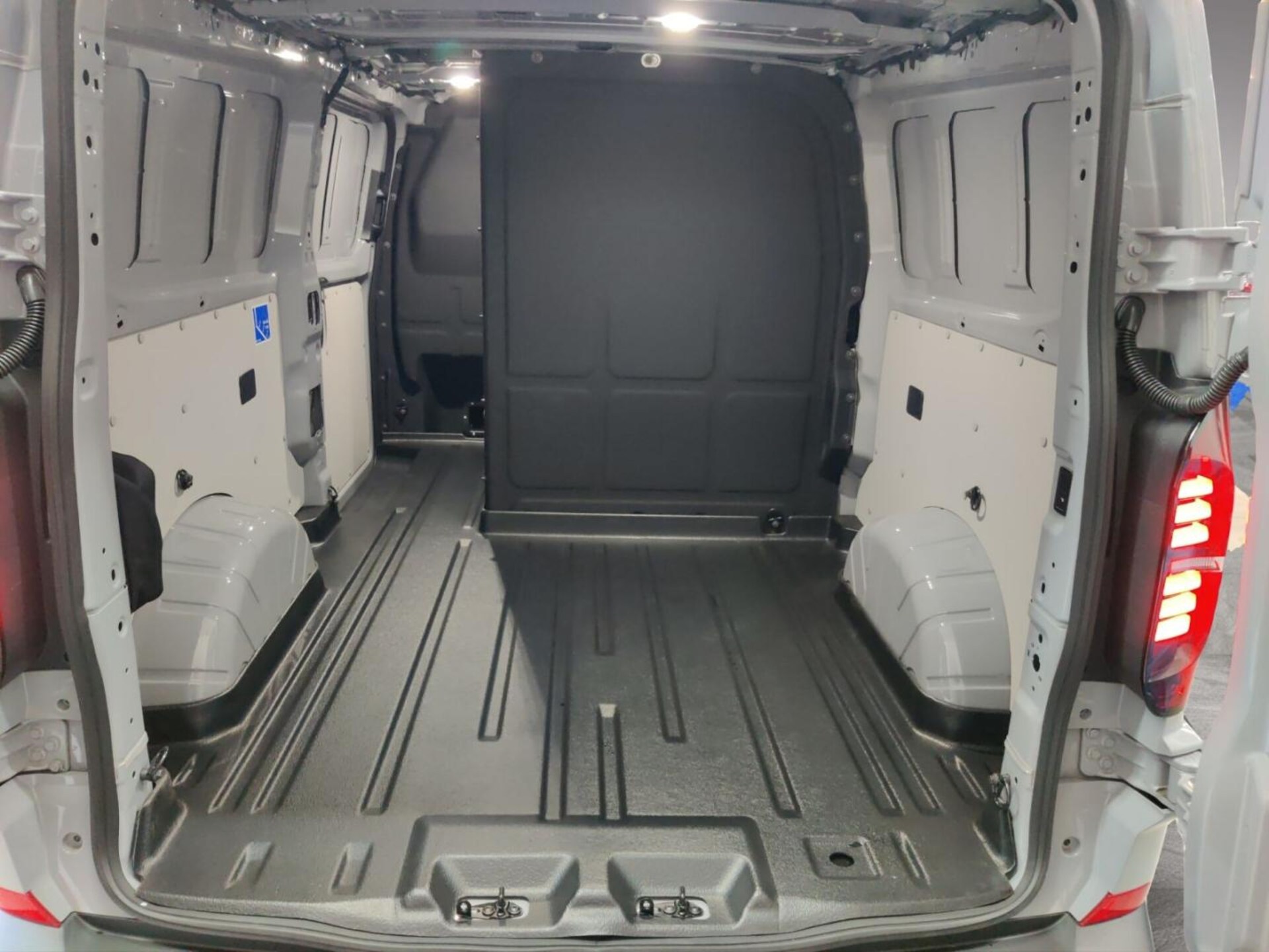 Volkswagen Transporter Kasten langer Radstand