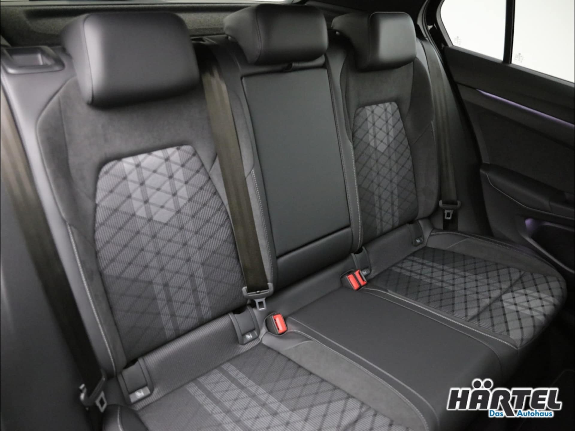 Volkswagen Golf R-Line