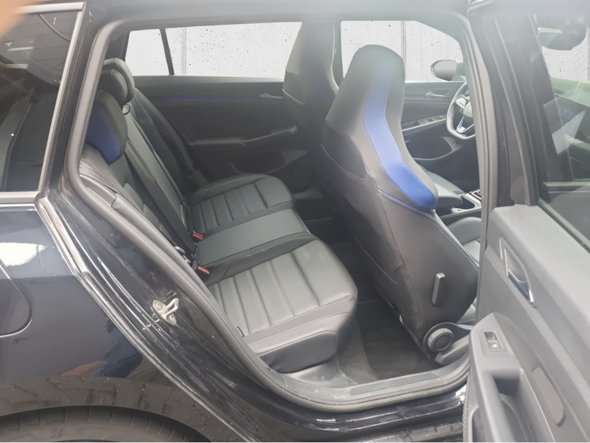 Volkswagen Golf Variant R