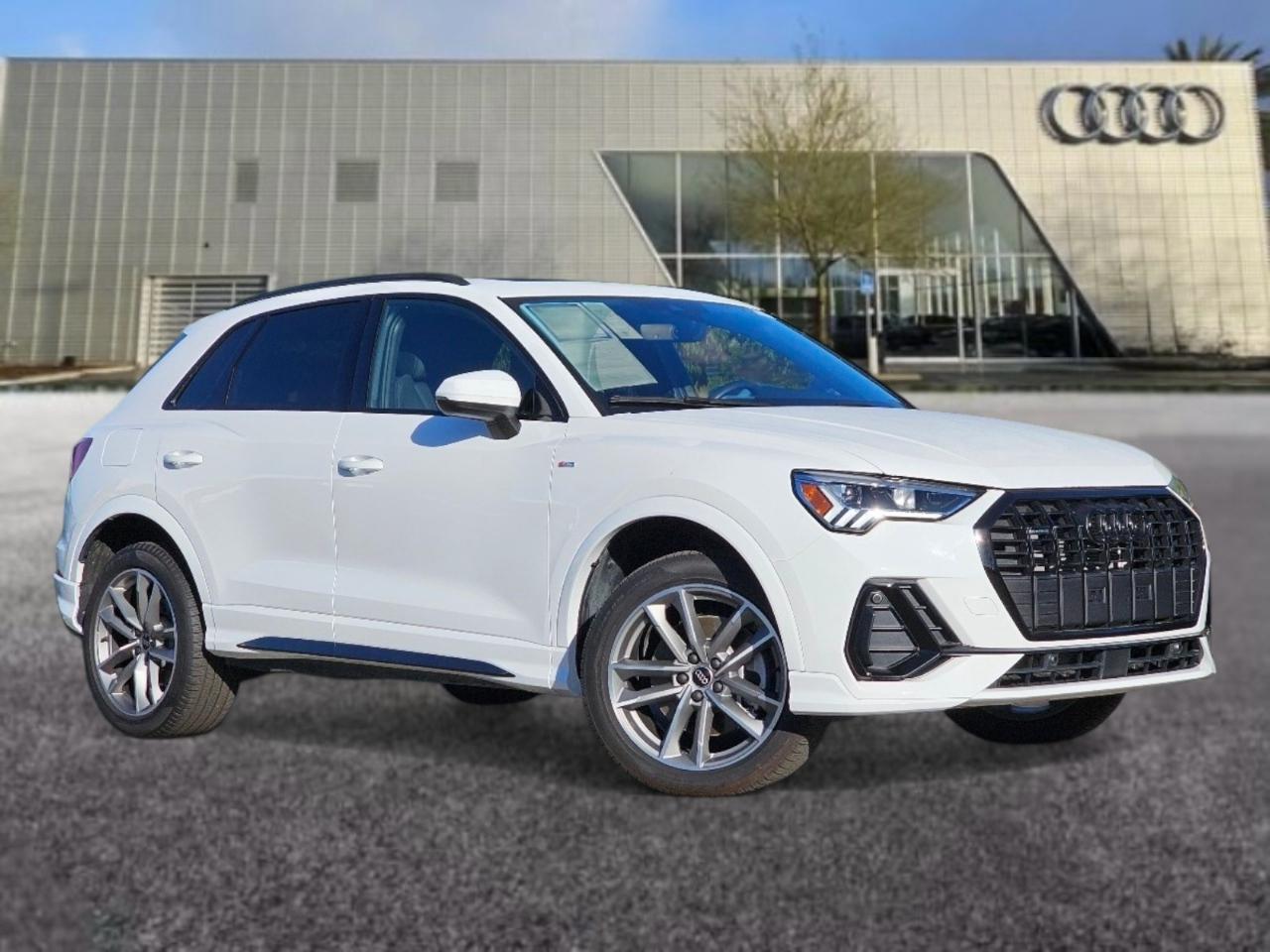 2025 Audi Q3 45 TFSI S Line Premium quattro's photo