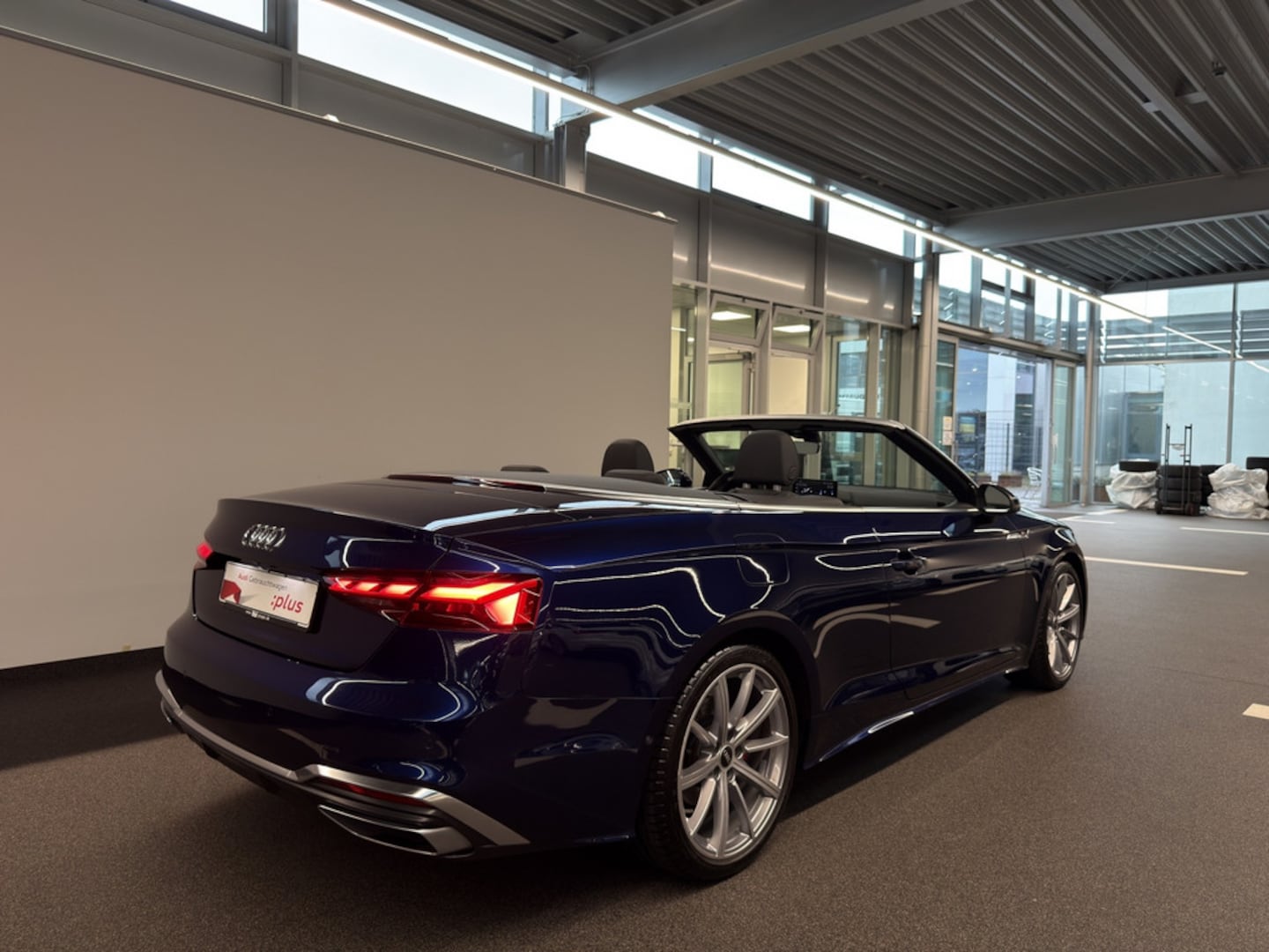 Bild über Audi A5 Cabriolet S line 40 TFSI S tronic - für weitere Informationen kontaktieren Sie den Audi Partner
