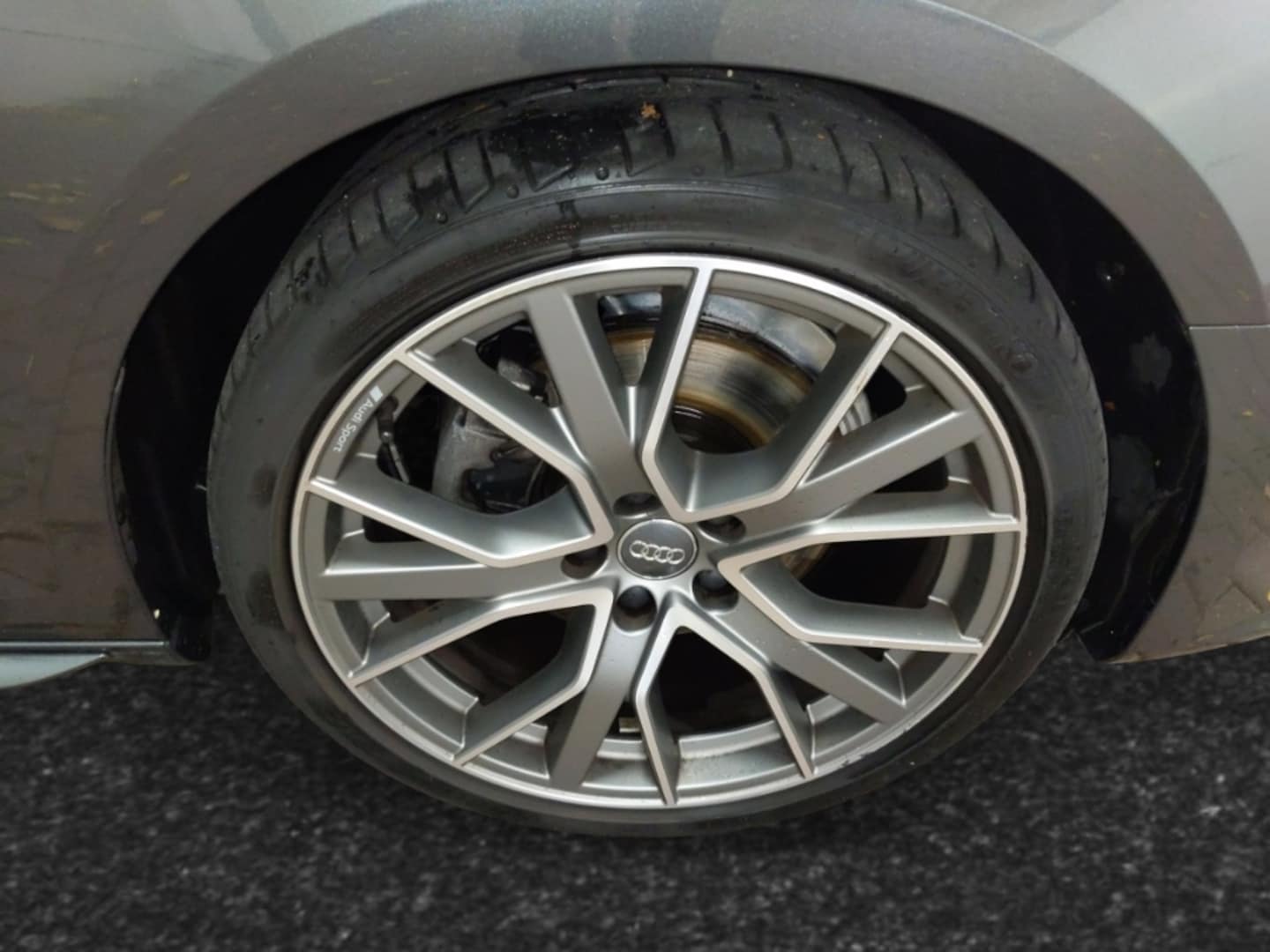 Bild über Audi A4 Avant S line 35 TFSI S tronic - für weitere Informationen kontaktieren Sie den Audi Partner