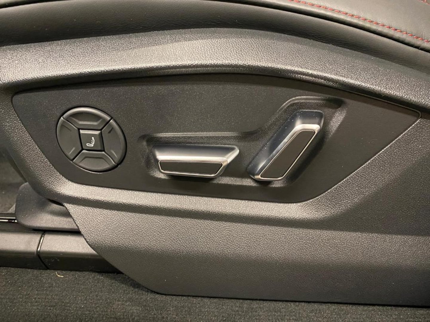 Bild über Audi Q7 SUV S line business TDI quattro 210 kW tiptronic - für weitere Informationen kontaktieren Sie den Audi Partner
