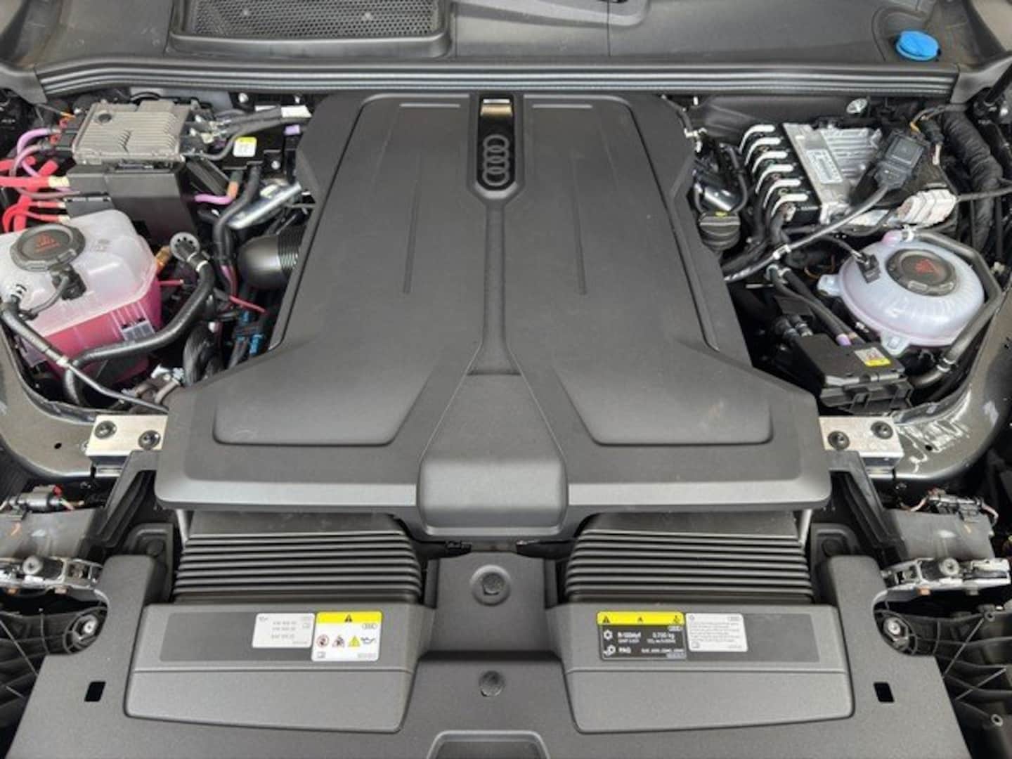 Bild über Audi Q7 SUV TDI quattro 220 kW tiptronic - für weitere Informationen kontaktieren Sie den Audi Partner