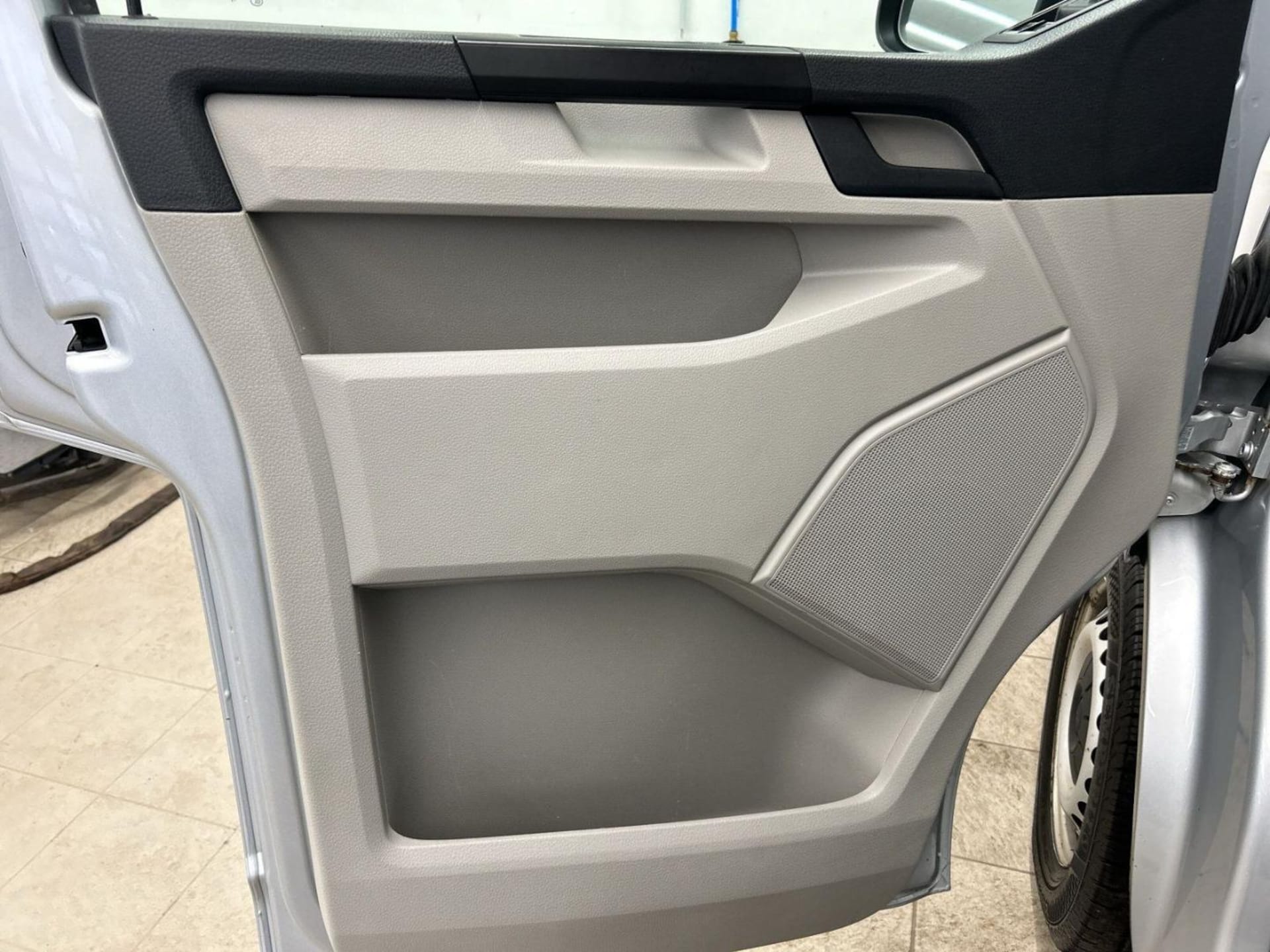 Volkswagen T6 Transporter Kasten kurzer Radstand