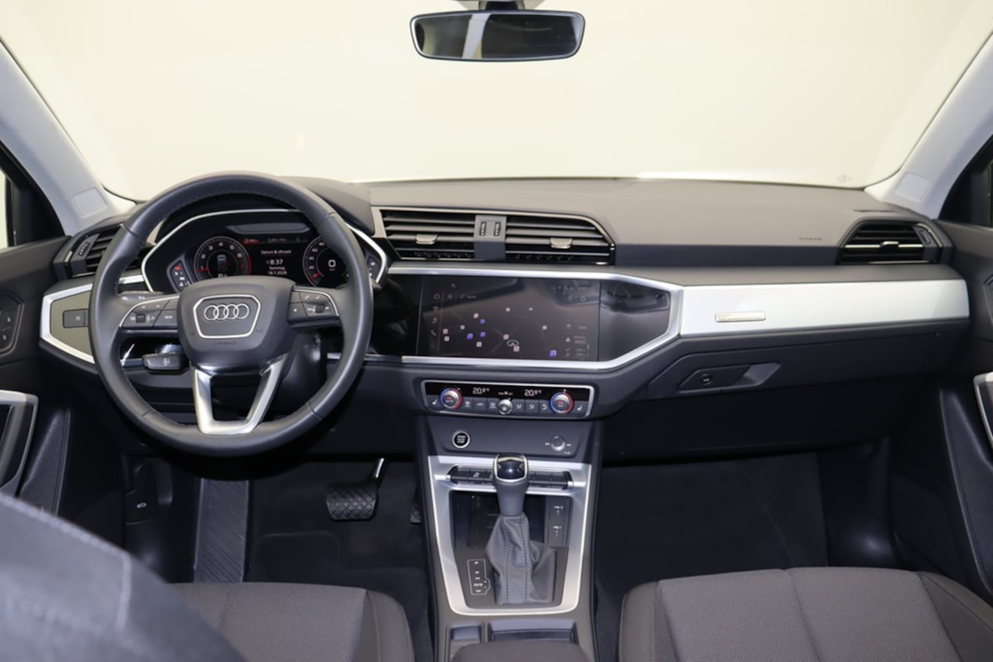 Bild über Audi Q3 40 TFSI quattro S tronic - für weitere Informationen kontaktieren Sie den Audi Partner