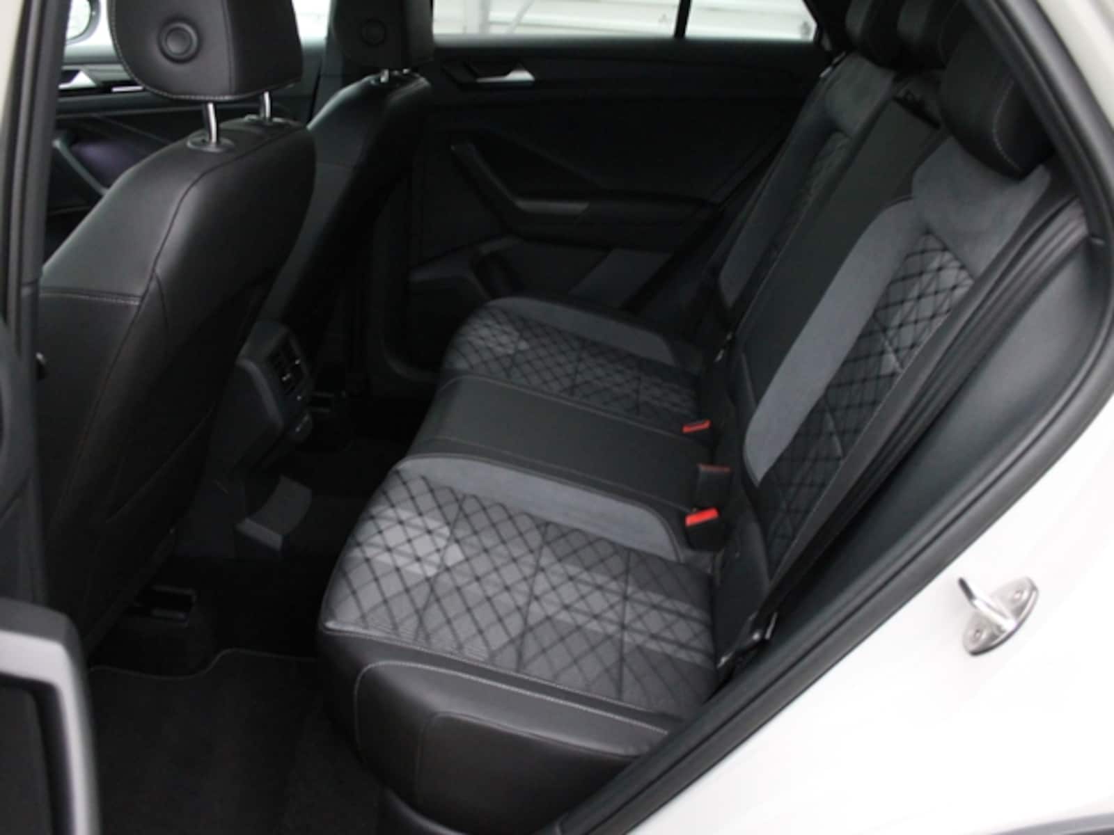 Volkswagen T-Roc – Bild 12