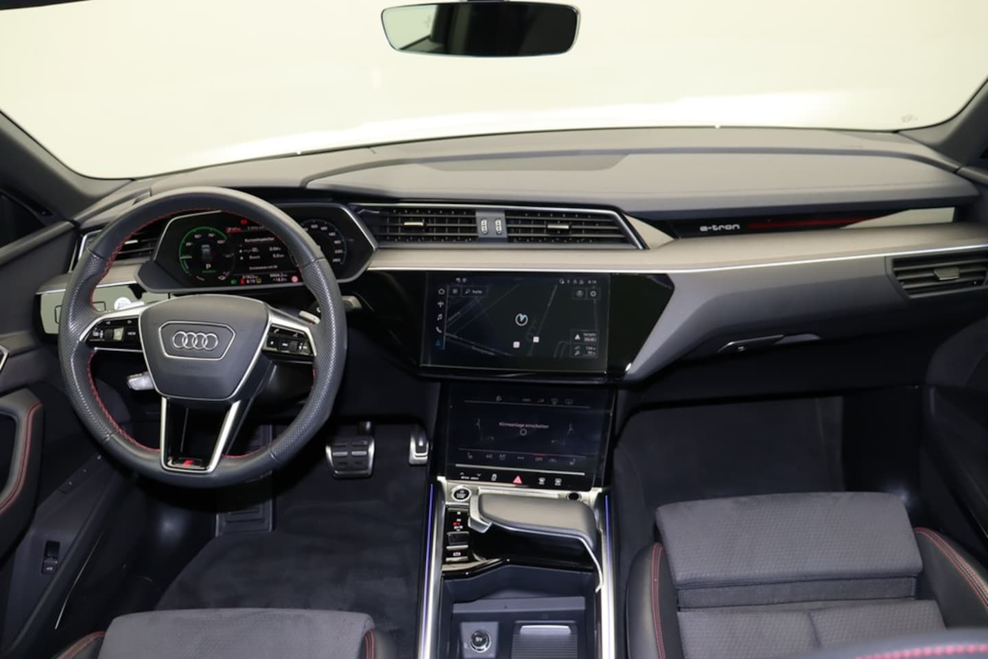 Bild über Audi Q8 Sportback e-tron S line 55 e-tron quattro - für weitere Informationen kontaktieren Sie den Audi Partner