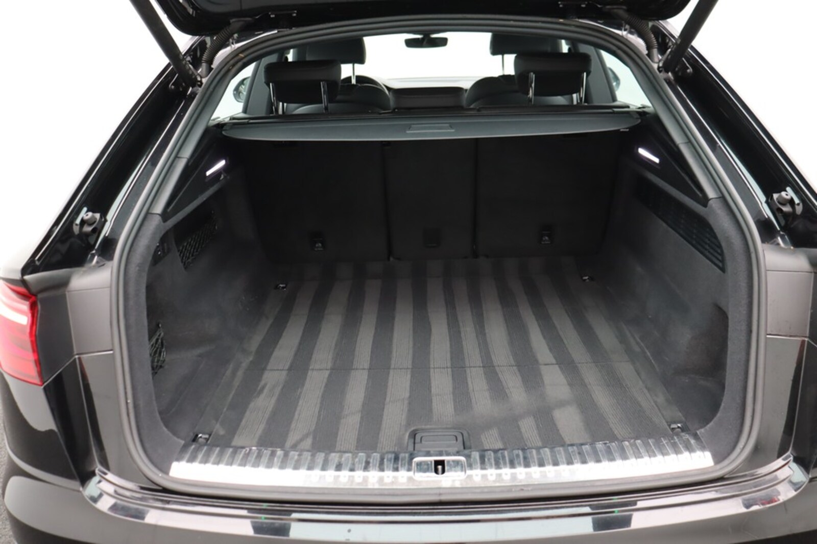 Audi SQ8 – Bild 12