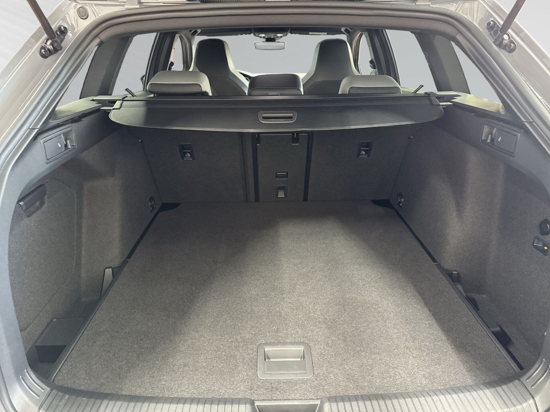 Volkswagen Golf Variant R-Line