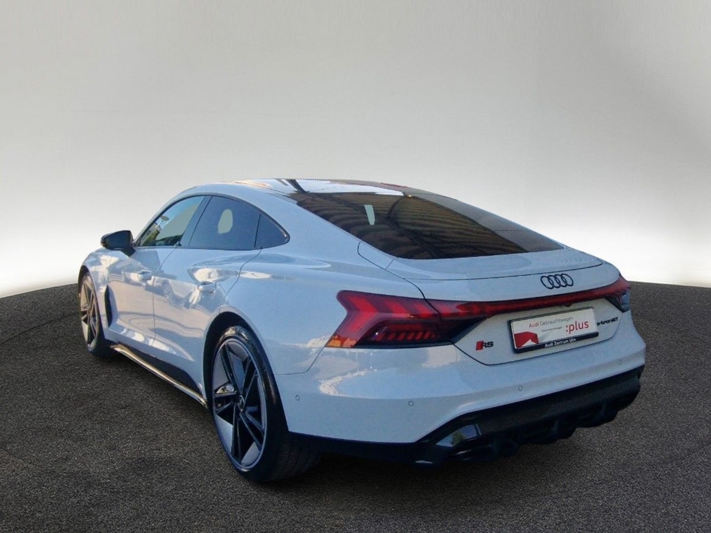 Bild über Audi RS e-tron GT e-tron quattro - für weitere Informationen kontaktieren Sie den Audi Partner