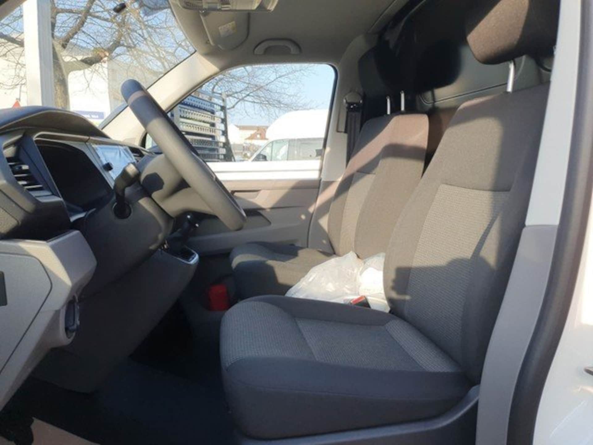 Volkswagen T6.1 Transporter Kasten langer Radstand