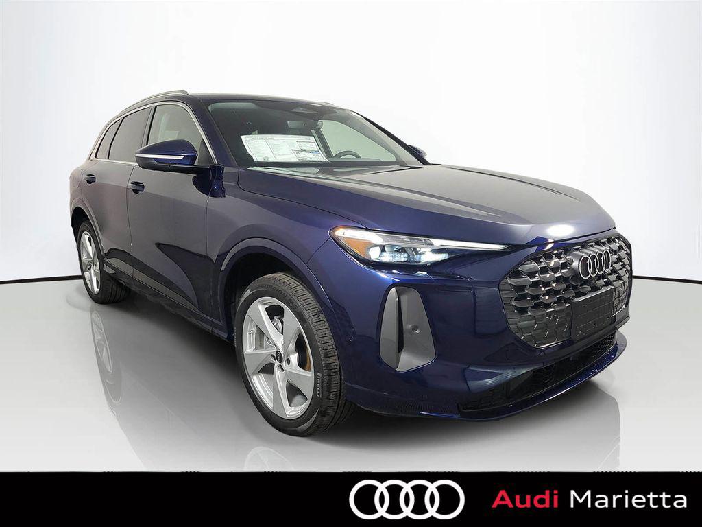 2025 Audi Q5 40 Premium Plus's photo