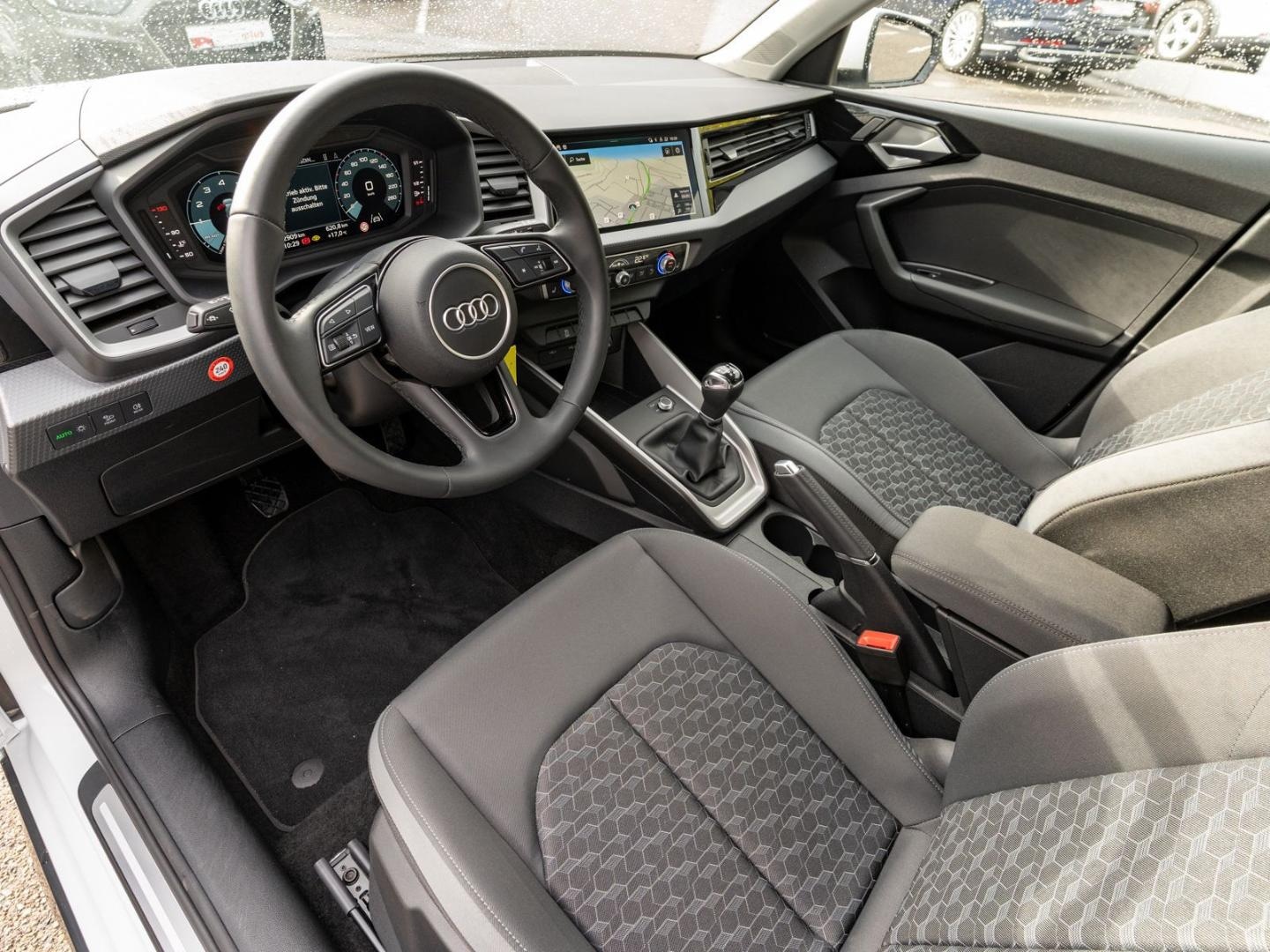 Bild über Audi A1 allstreet 30 TFSI Schaltgetriebe - für weitere Informationen kontaktieren Sie den Audi Partner