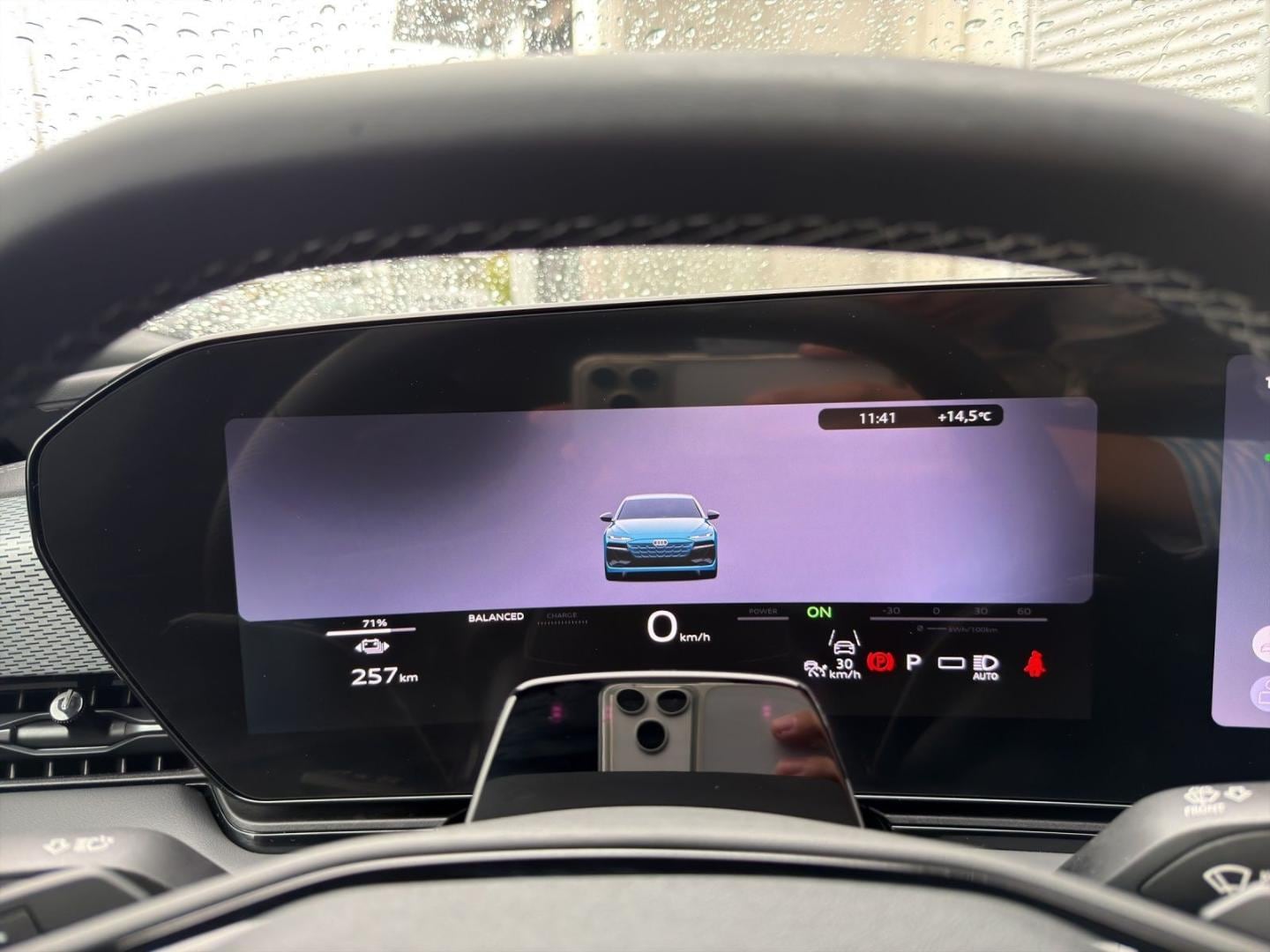 Bild über Audi A6 Avant e-tron S line business e-tron quattro 315 kW - für weitere Informationen kontaktieren Sie den Audi Partner