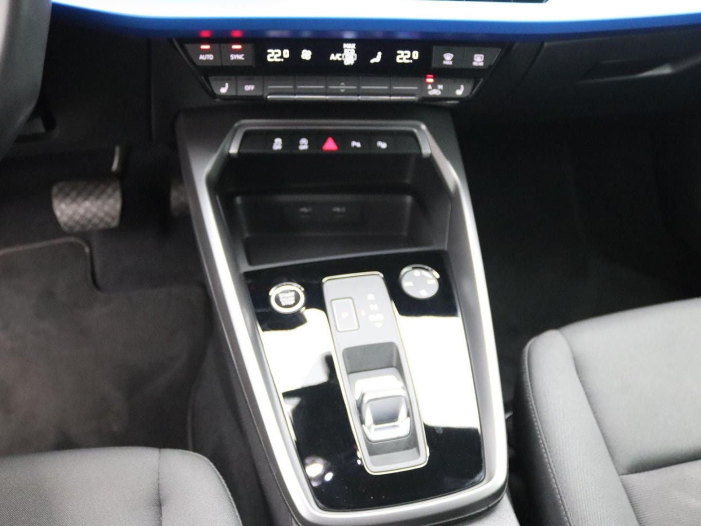Bild über Audi A3 Sportback S line 35 TFSI S tronic - für weitere Informationen kontaktieren Sie den Audi Partner