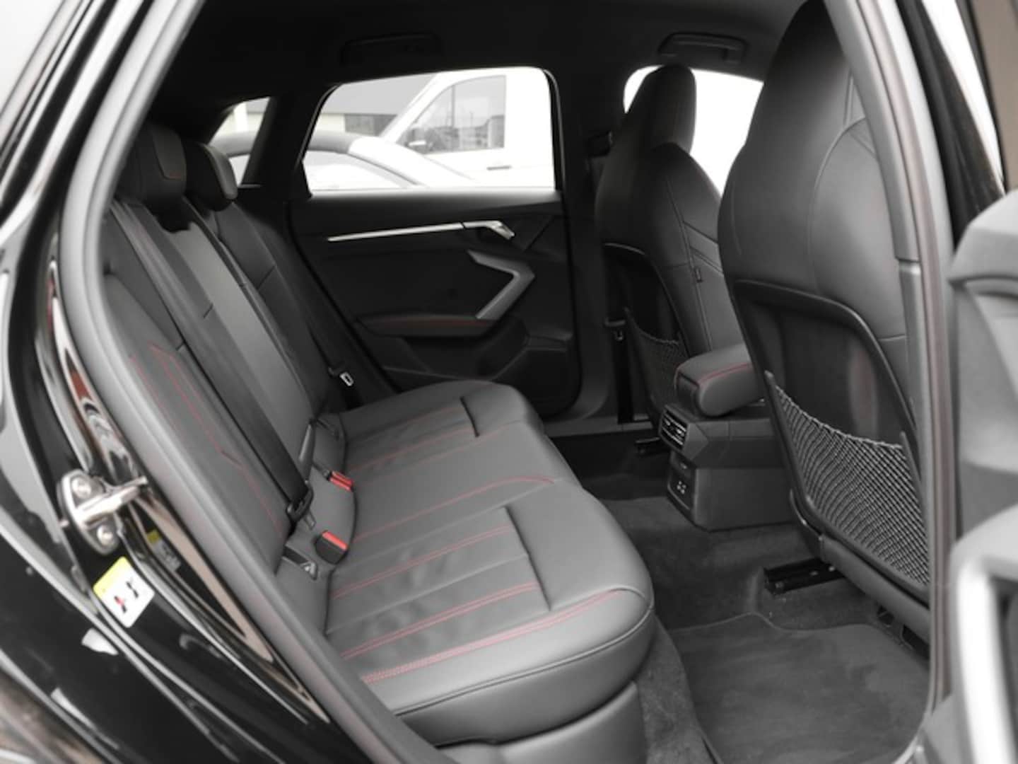 Bild über Audi A3 allstreet 35 TFSI S tronic - für weitere Informationen kontaktieren Sie den Audi Partner