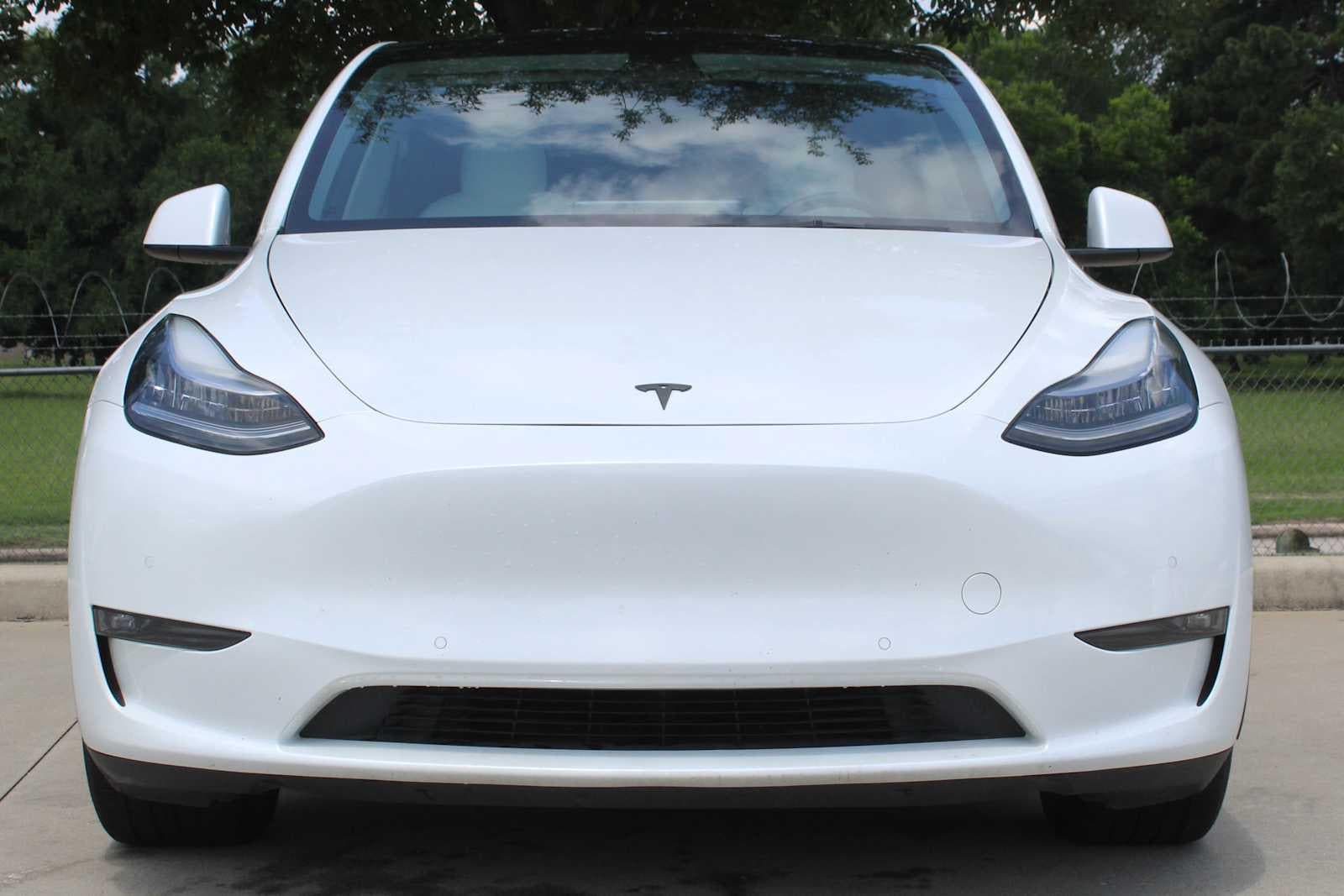 Used 2021 Tesla Model Y Long Range with VIN 5YJYGDEE8MF100526 for sale in Houston, TX