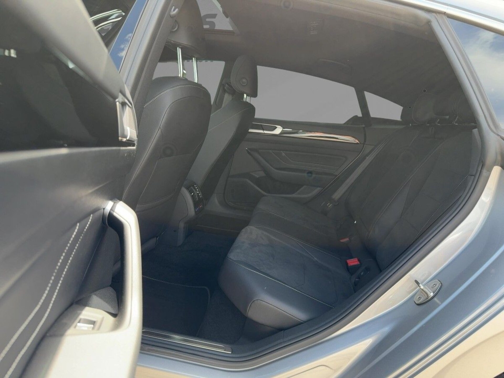 Volkswagen Arteon R-Line
