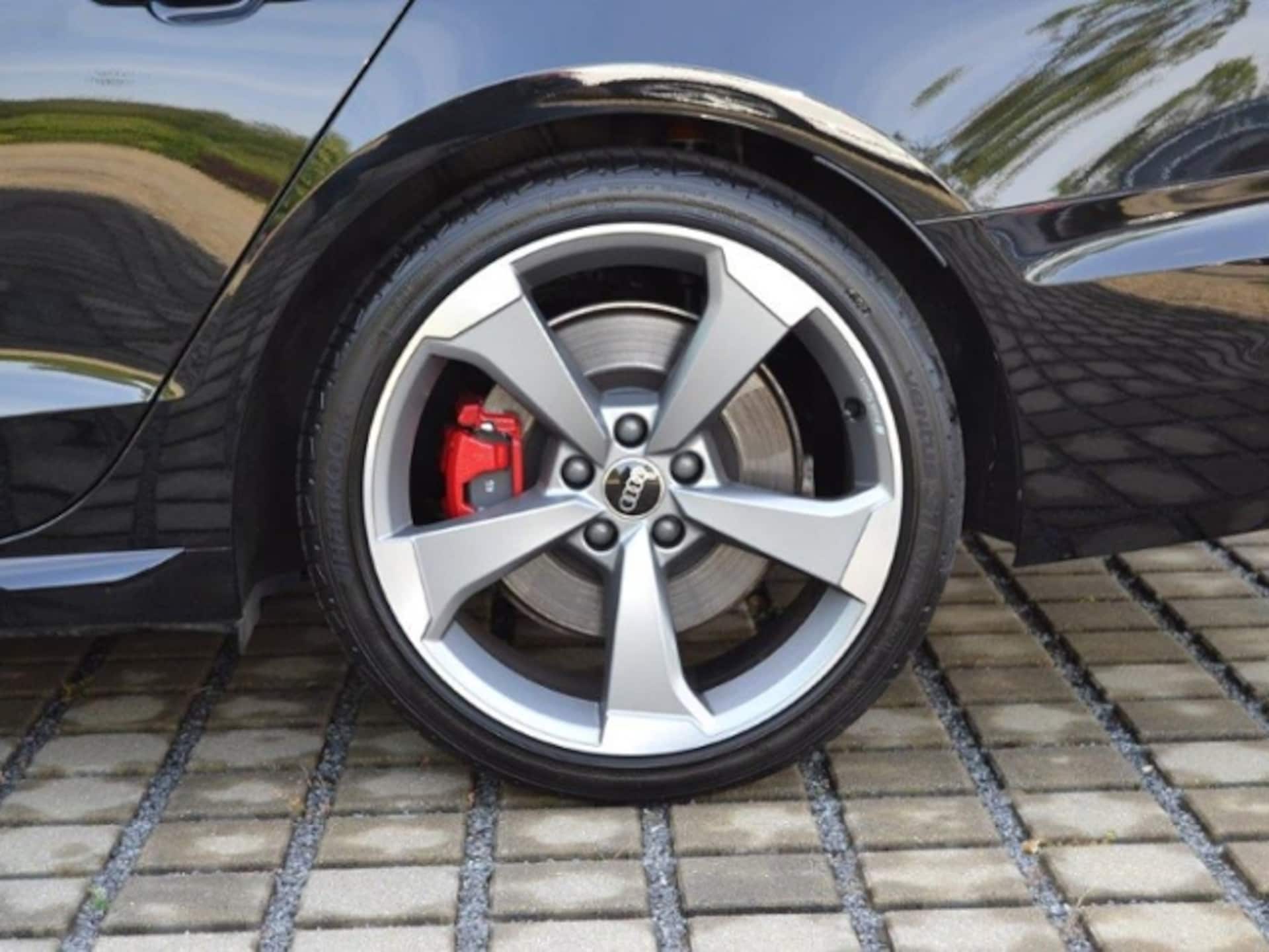 Audi A4 Avant S line