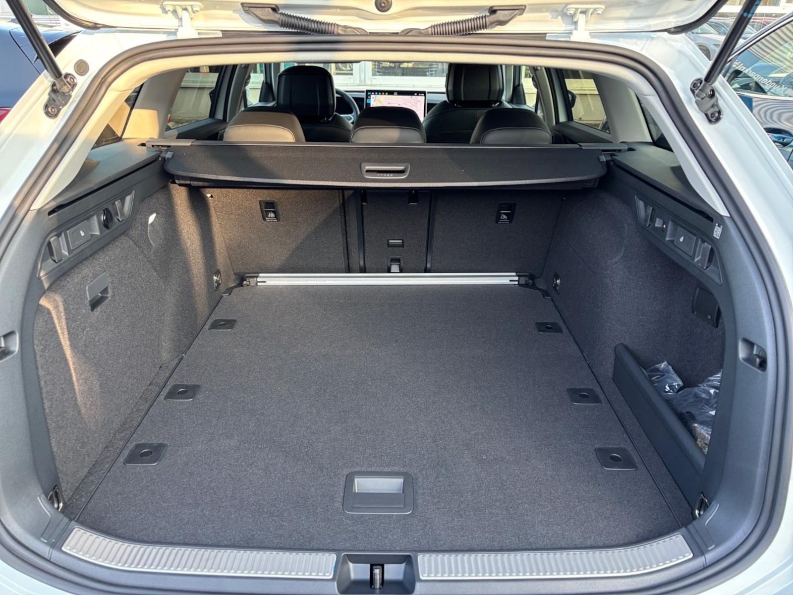Volkswagen Passat – Bild 8