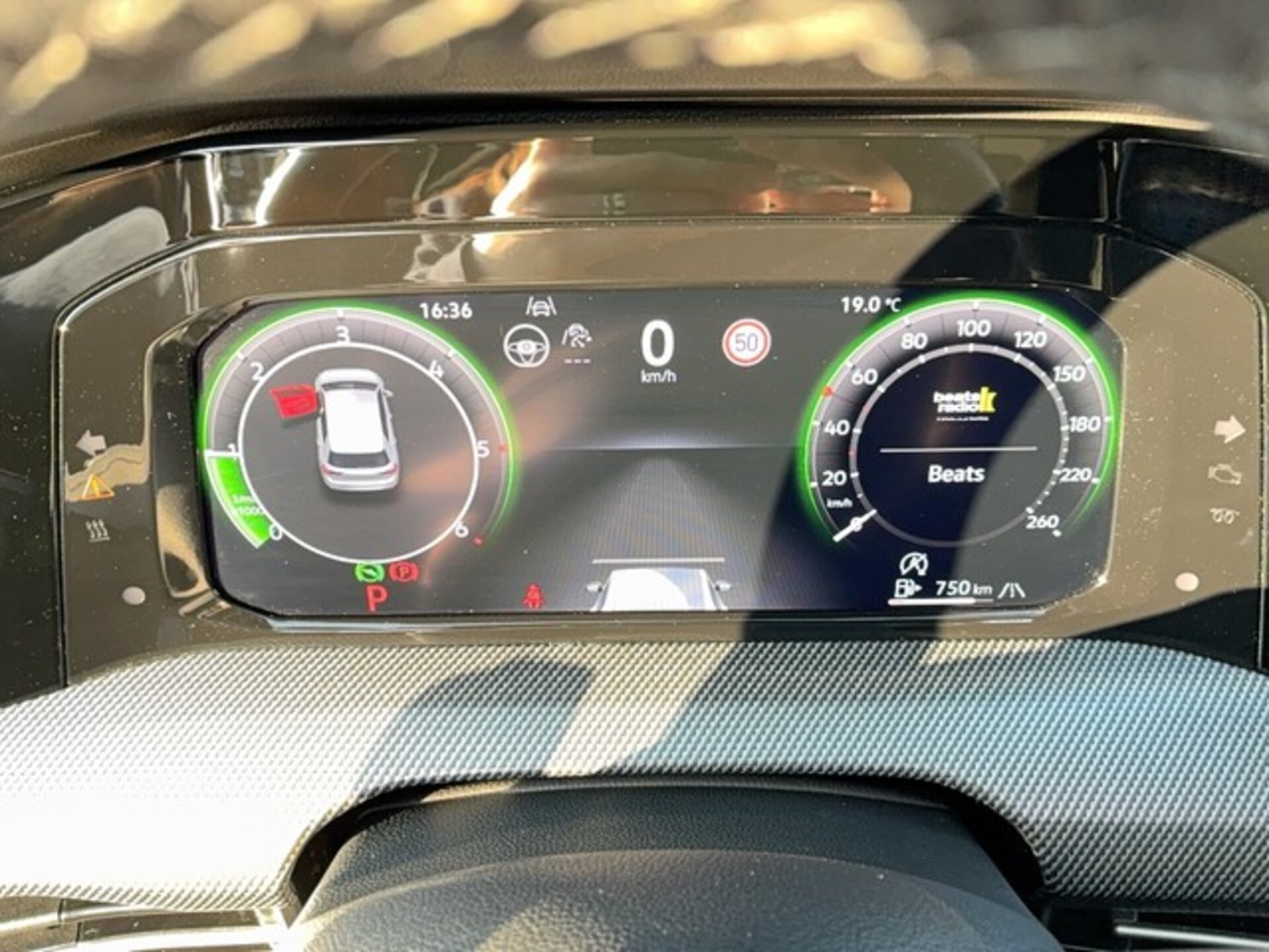Volkswagen Golf R-Line