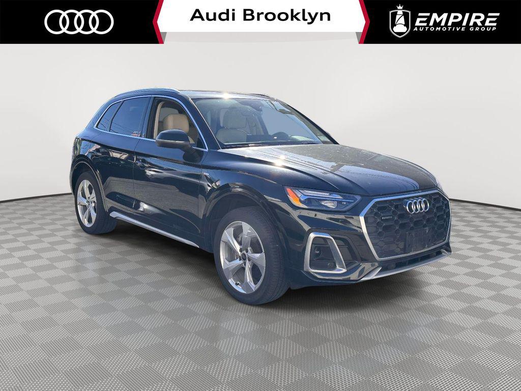 2023 Audi Q5 45 Premium Plus's photo