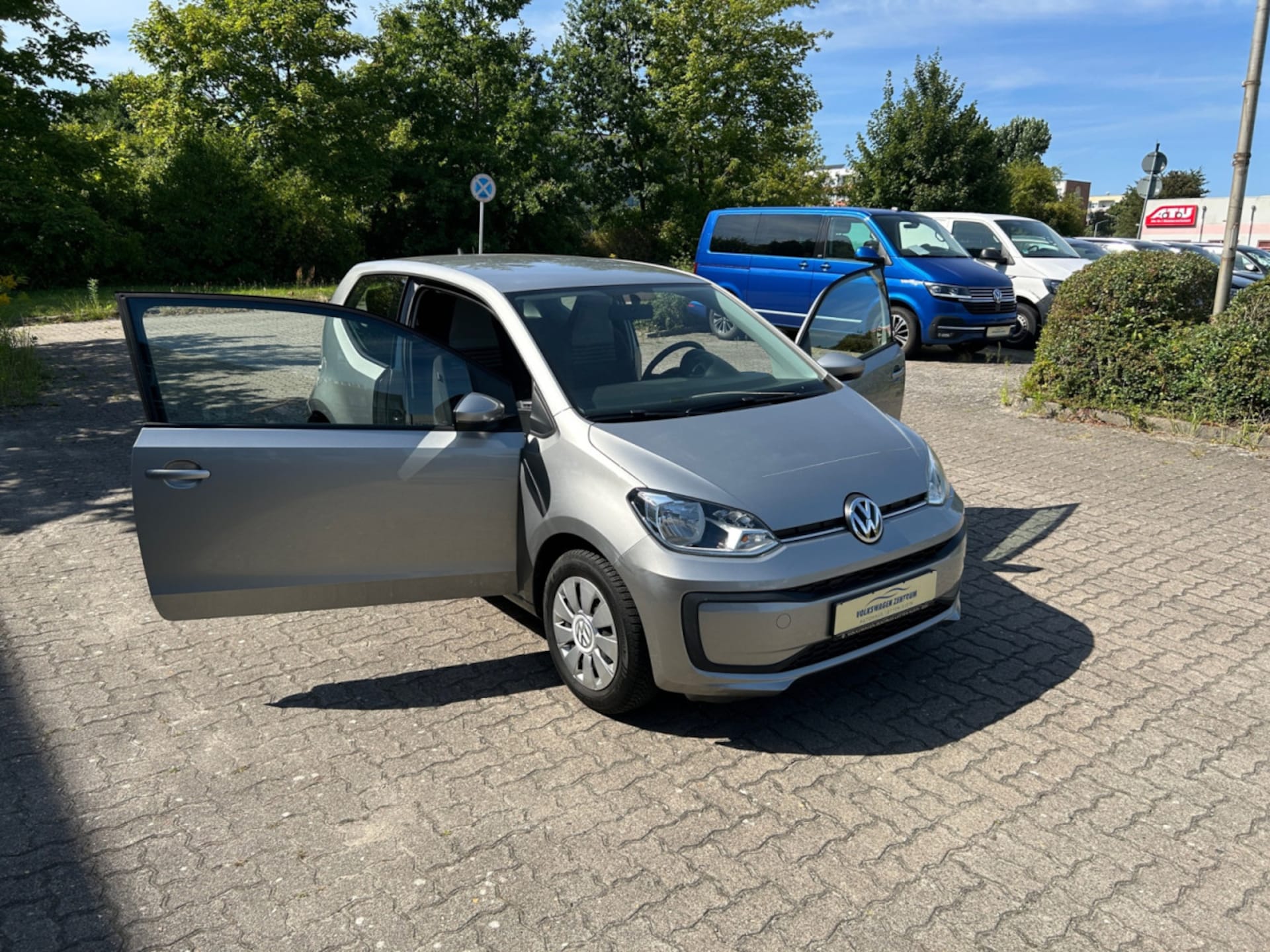 Volkswagen up! move up!