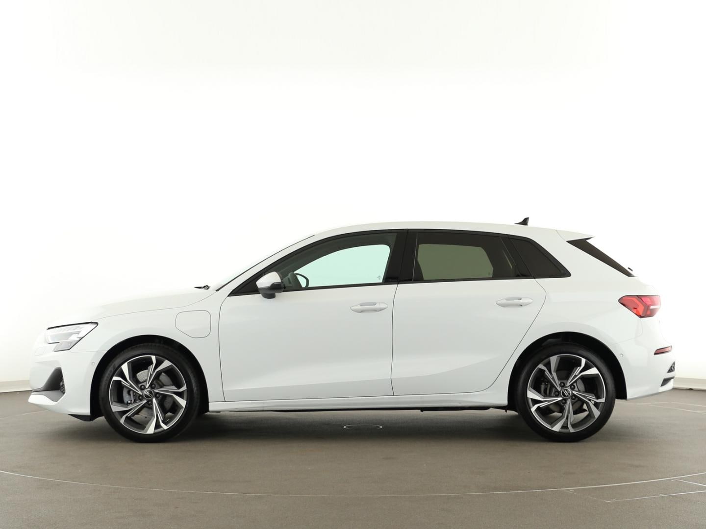 Bild über Audi A3 Sportback TFSI e 40 TFSI e S tronic - für weitere Informationen kontaktieren Sie den Audi Partner