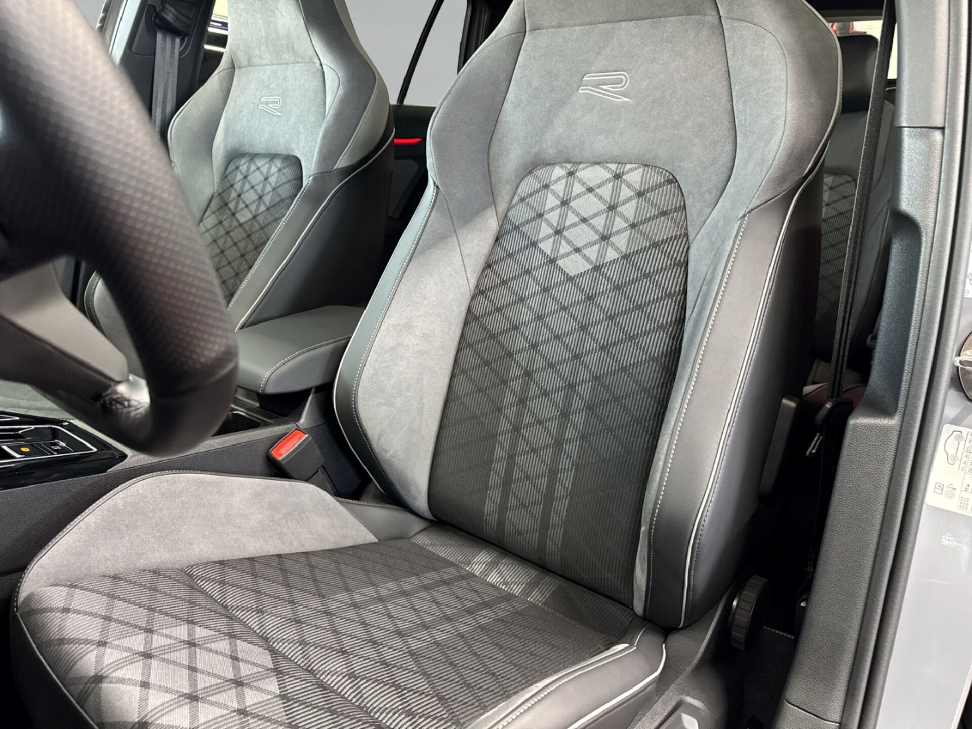 Volkswagen Golf Variant R-Line