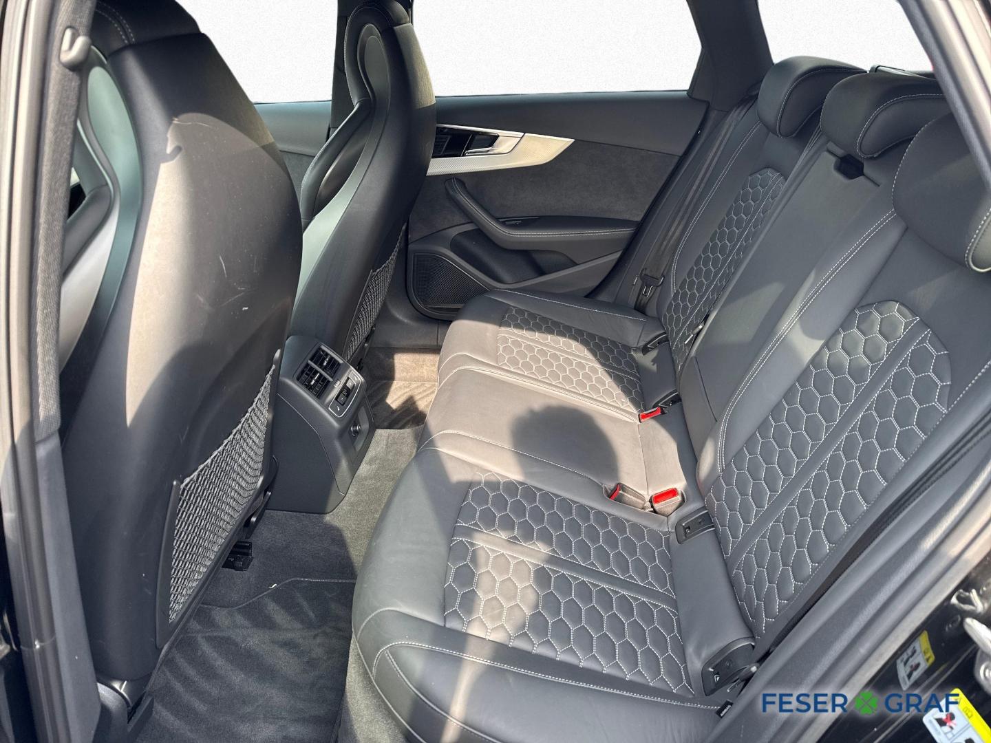 Image about Audi RS 4 Avant TFSI quattro tiptronic
