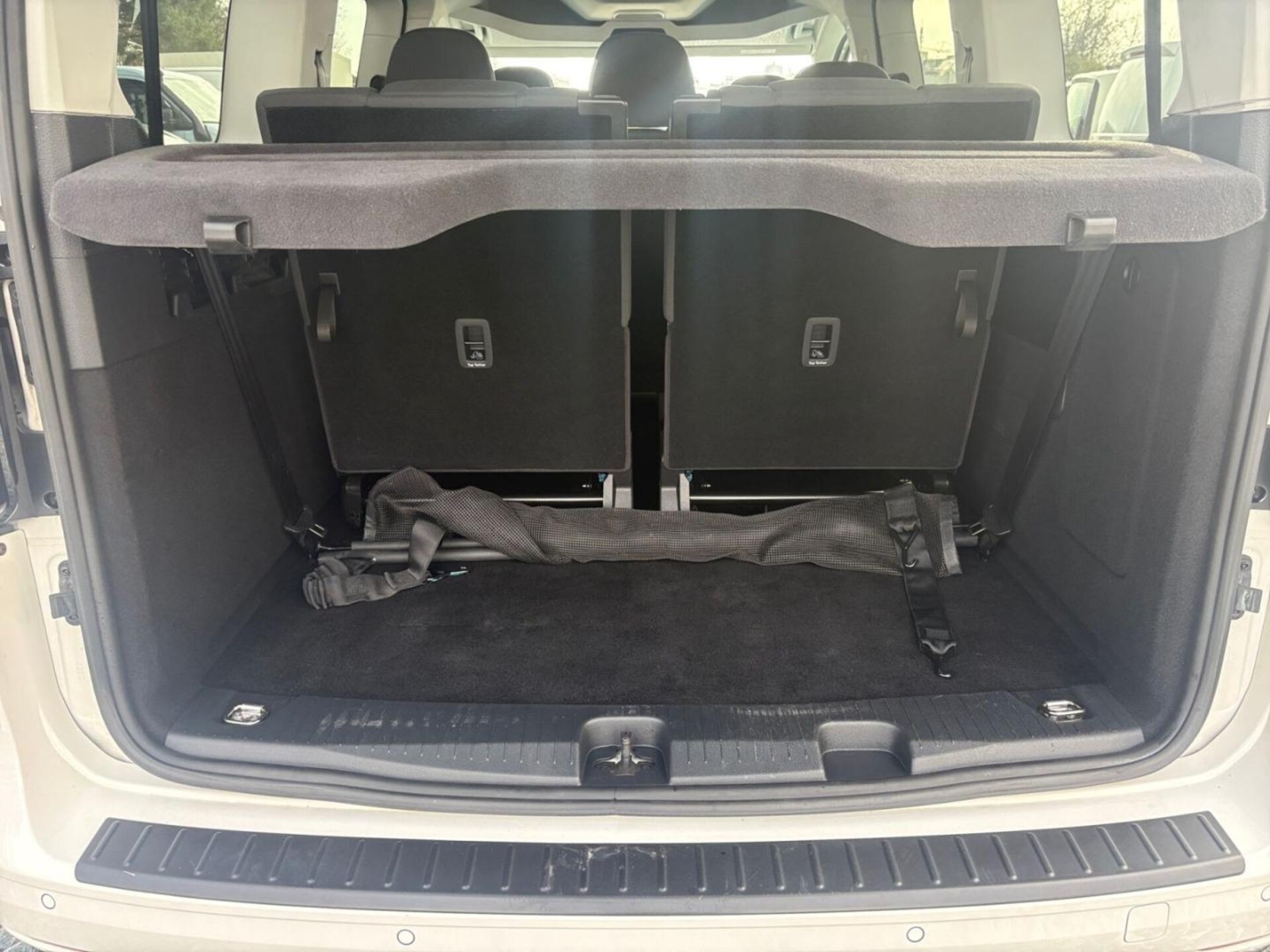 Volkswagen Caddy Maxi Basis-Modell
