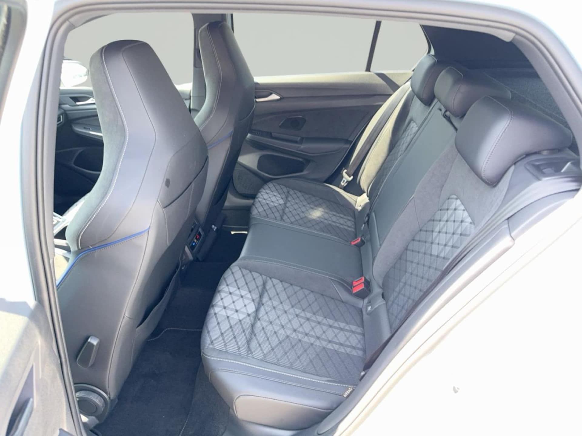 Volkswagen Golf R-Line